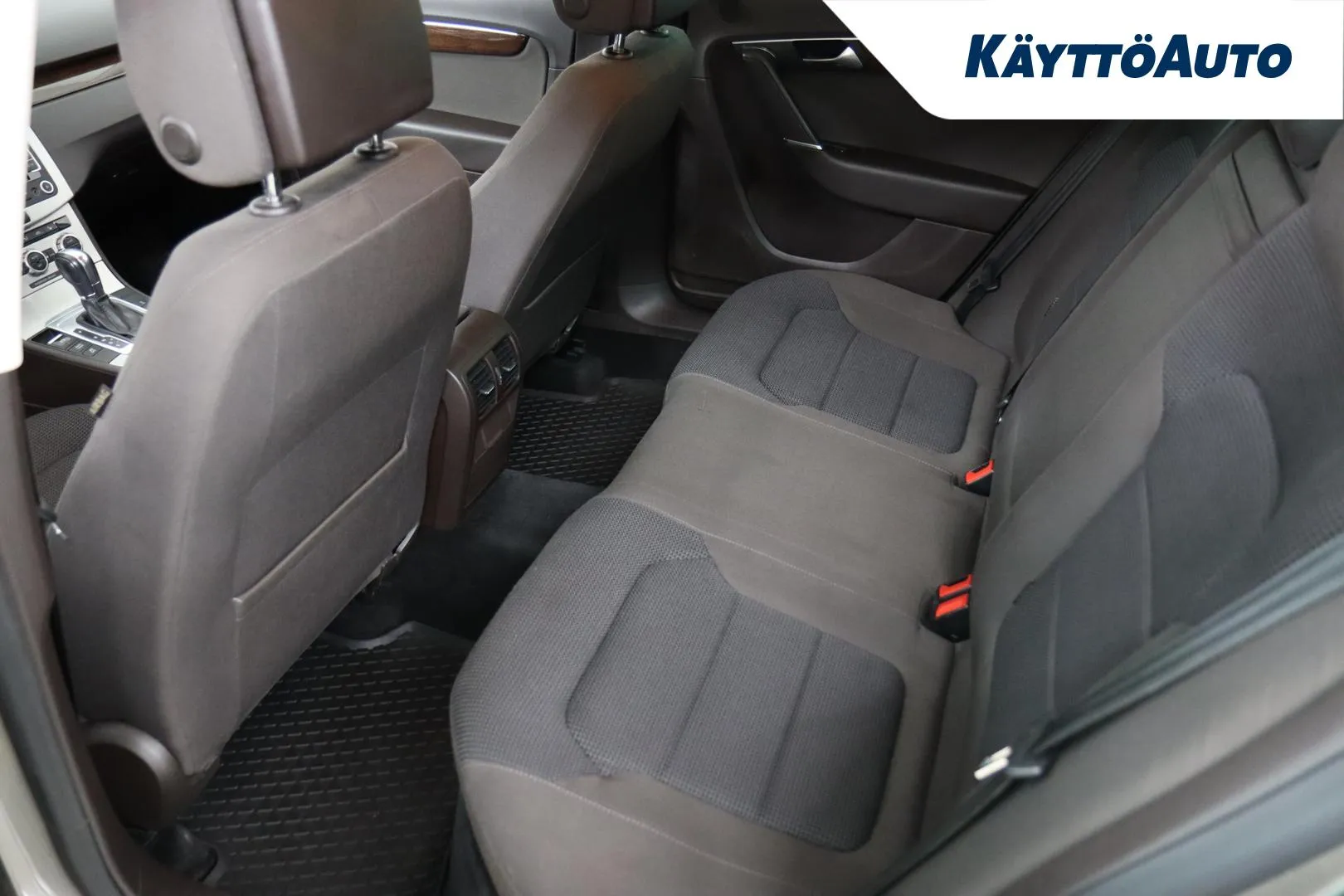 VOLKSWAGEN Passat VXH-621 carousel image