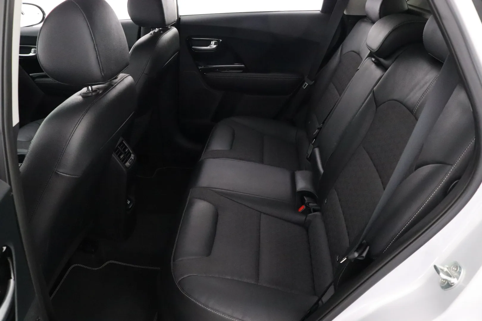 KIA Niro GNM-656 carousel image