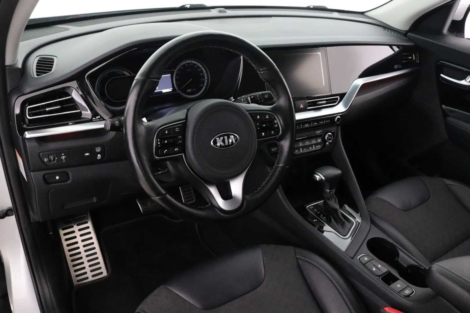 KIA Niro GNM-656 carousel image