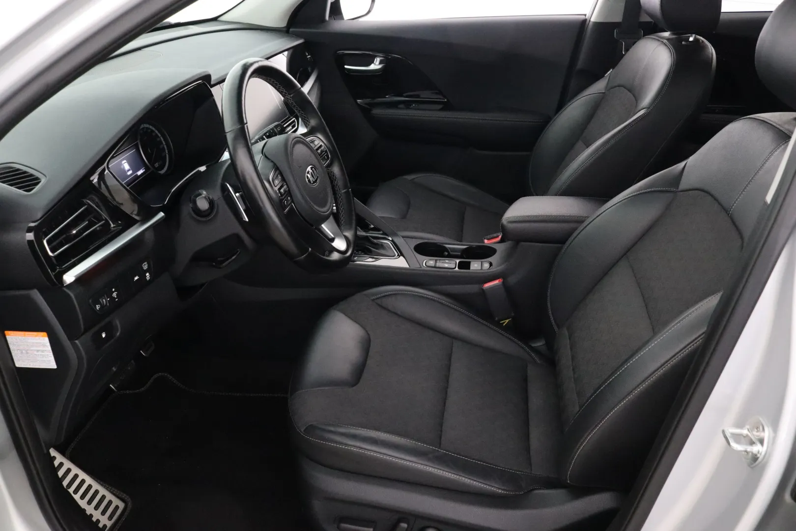 KIA Niro GNM-656 carousel image