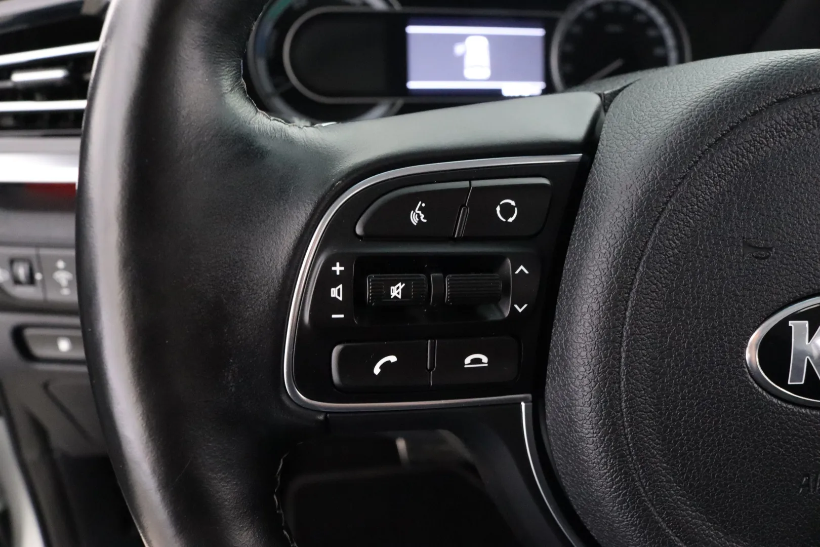 KIA Niro GNM-656 carousel image