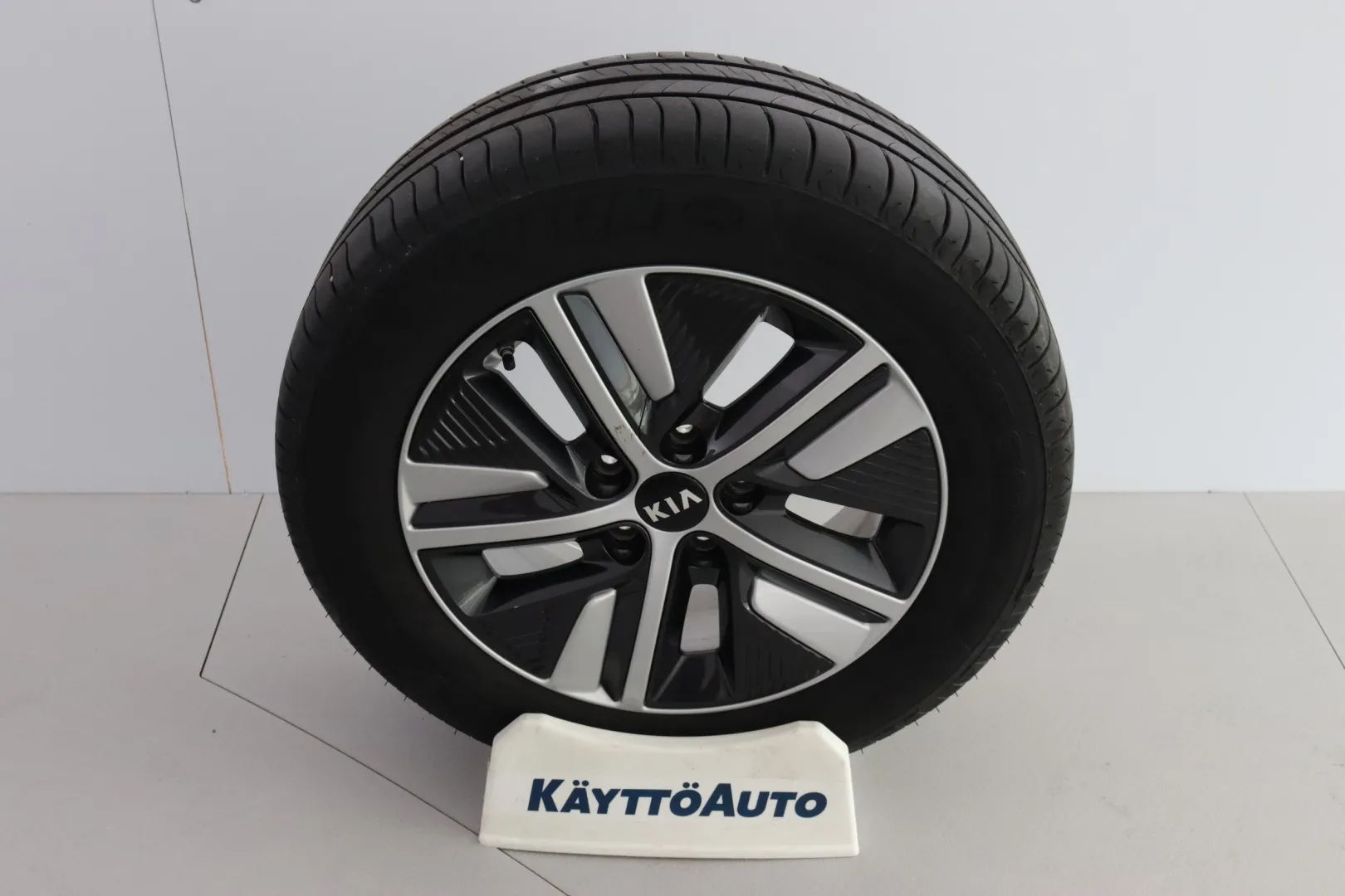 KIA Niro GNM-656 carousel image