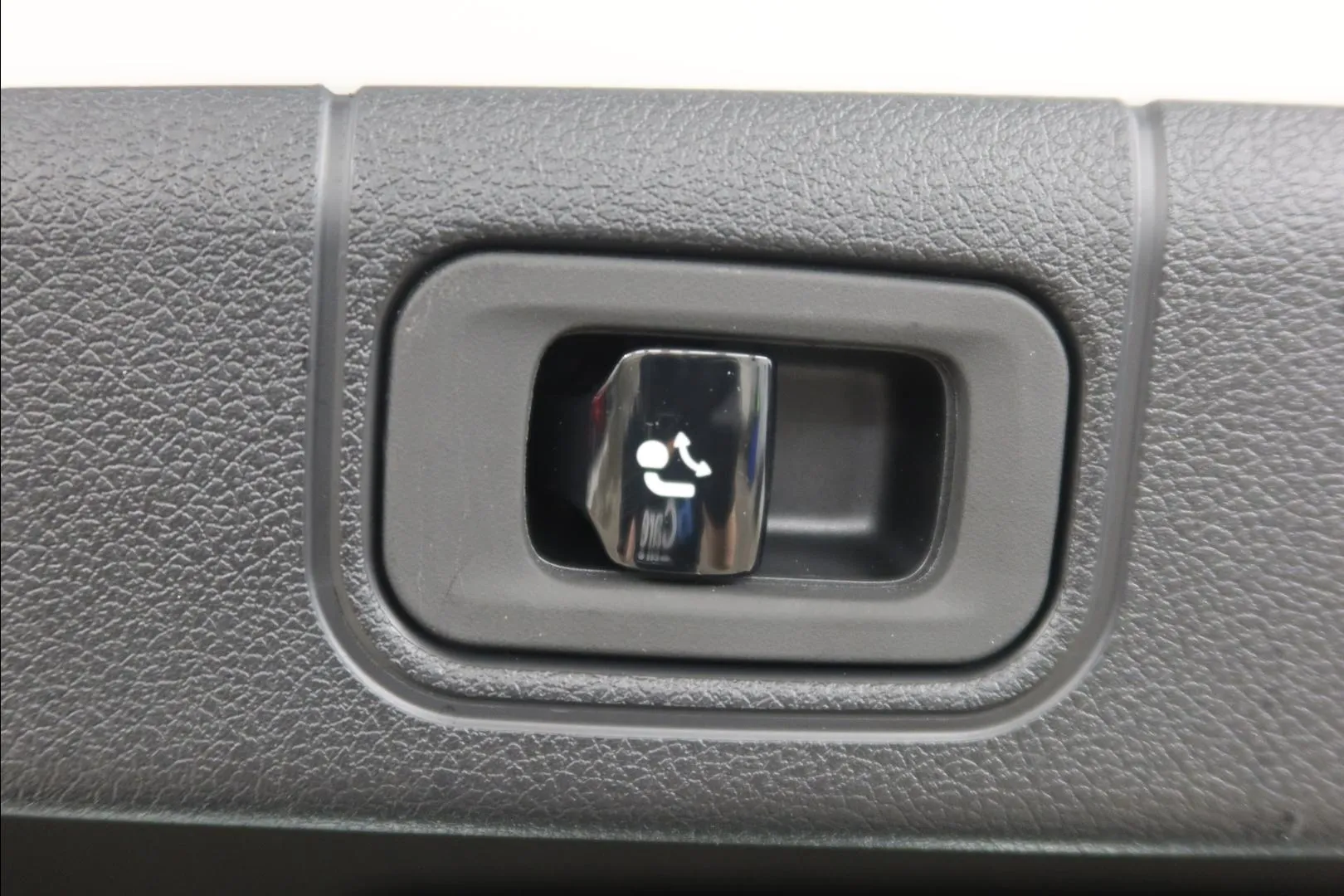 Mercedes-Benz E ISR-290 carousel image