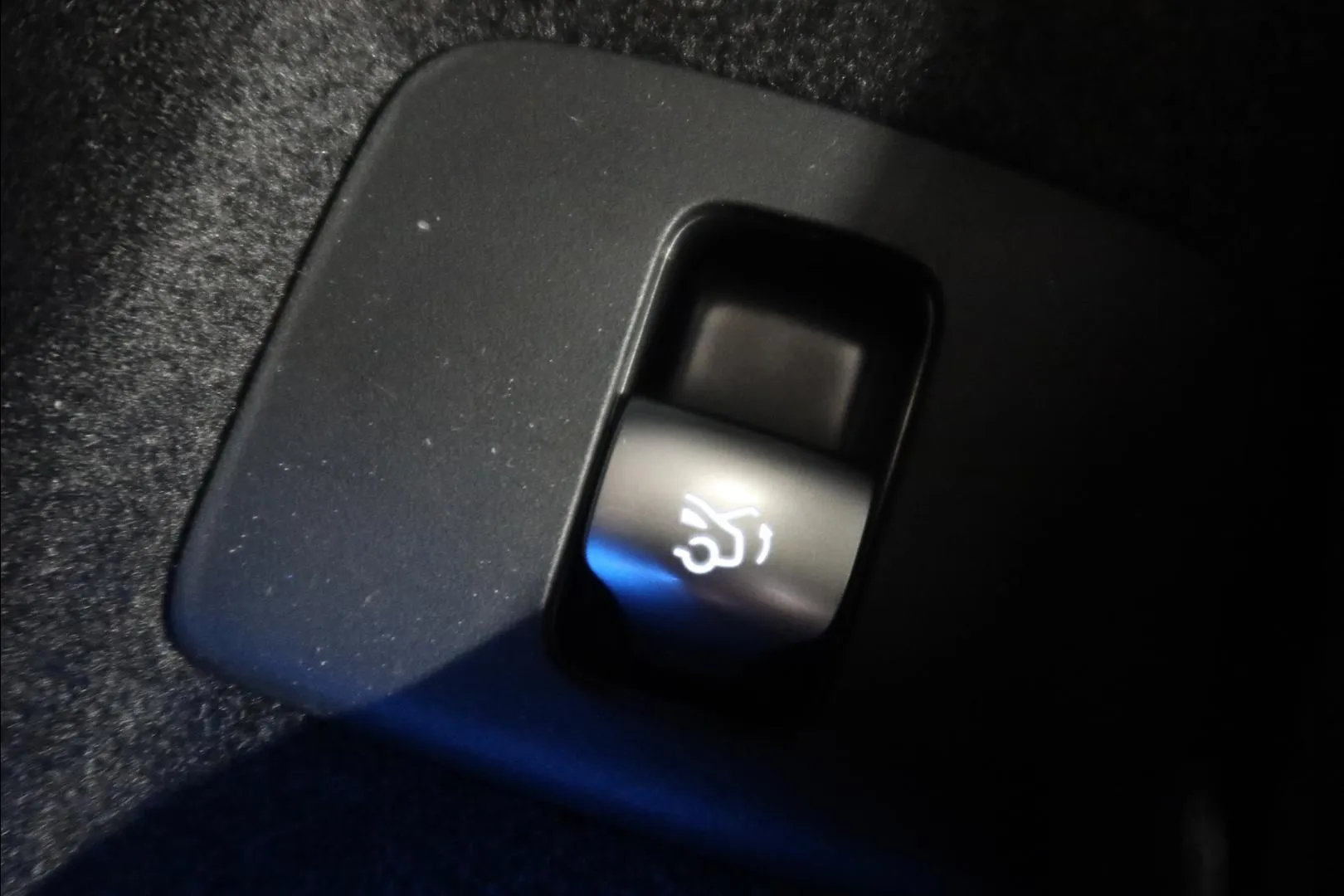 Mercedes-Benz E ISR-290 carousel image