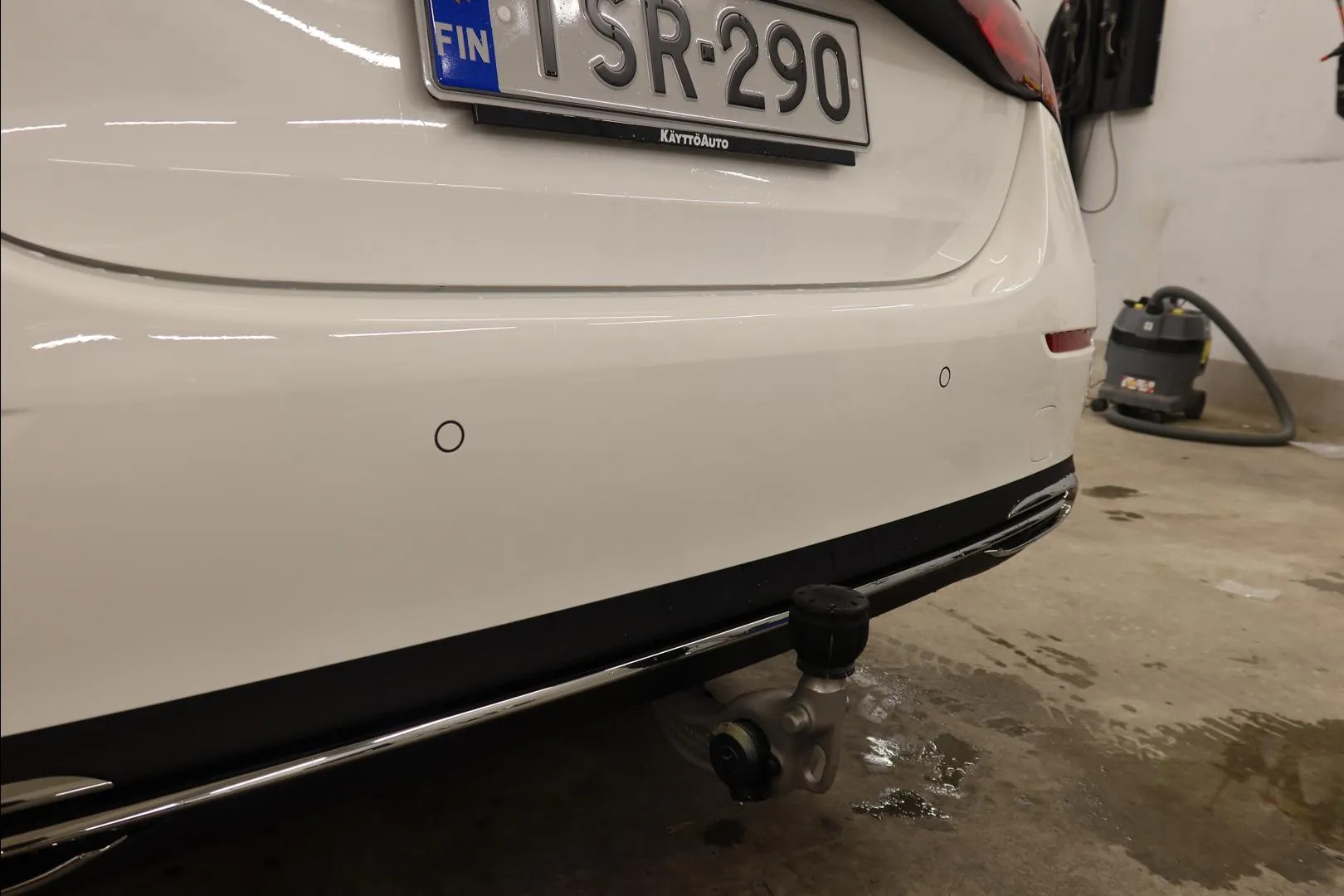 Mercedes-Benz E ISR-290 carousel image