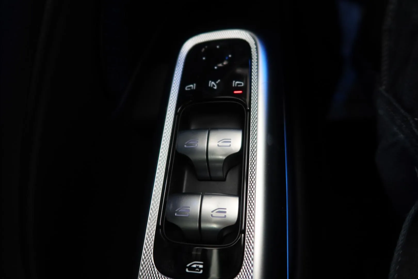 Mercedes-Benz E ISR-290 carousel image