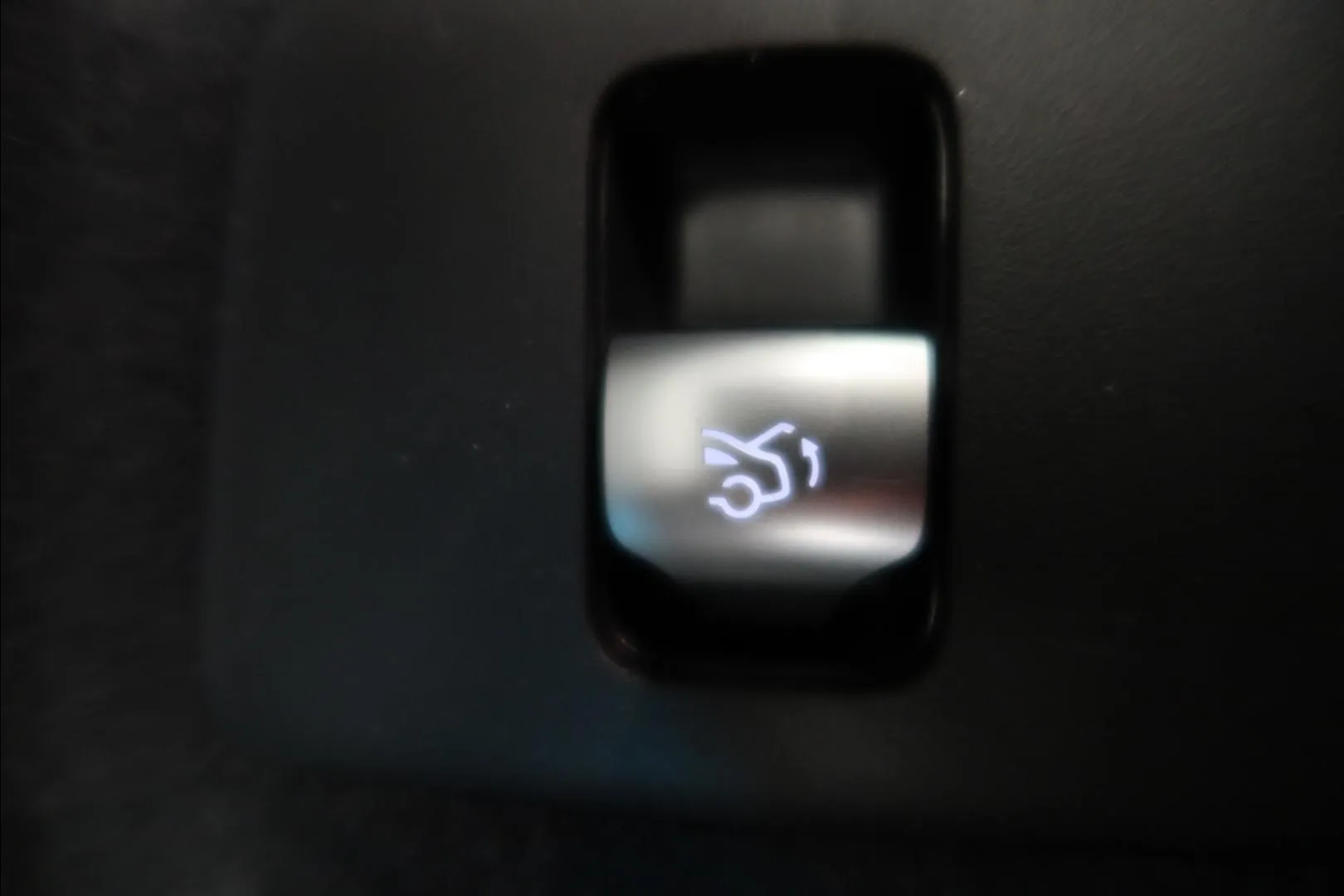 Mercedes-Benz E ISR-290 carousel image