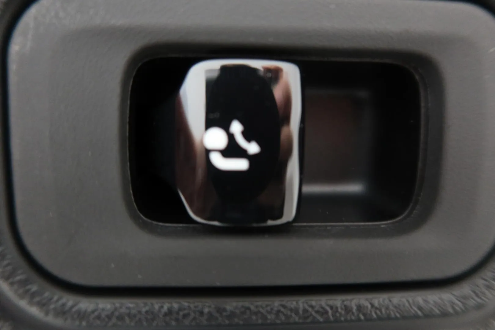 Mercedes-Benz E ISR-290 carousel image