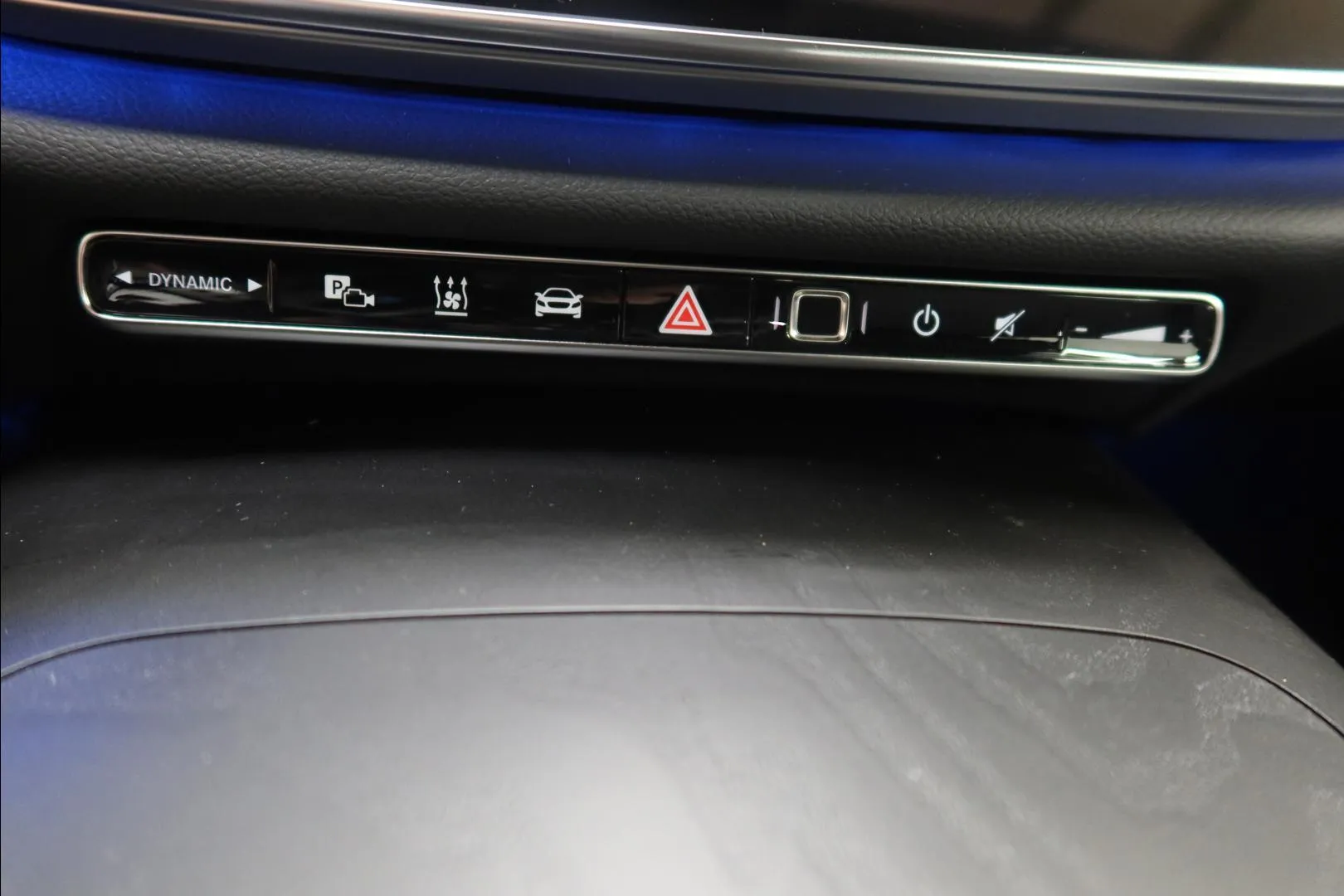 Mercedes-Benz E ISR-290 carousel image