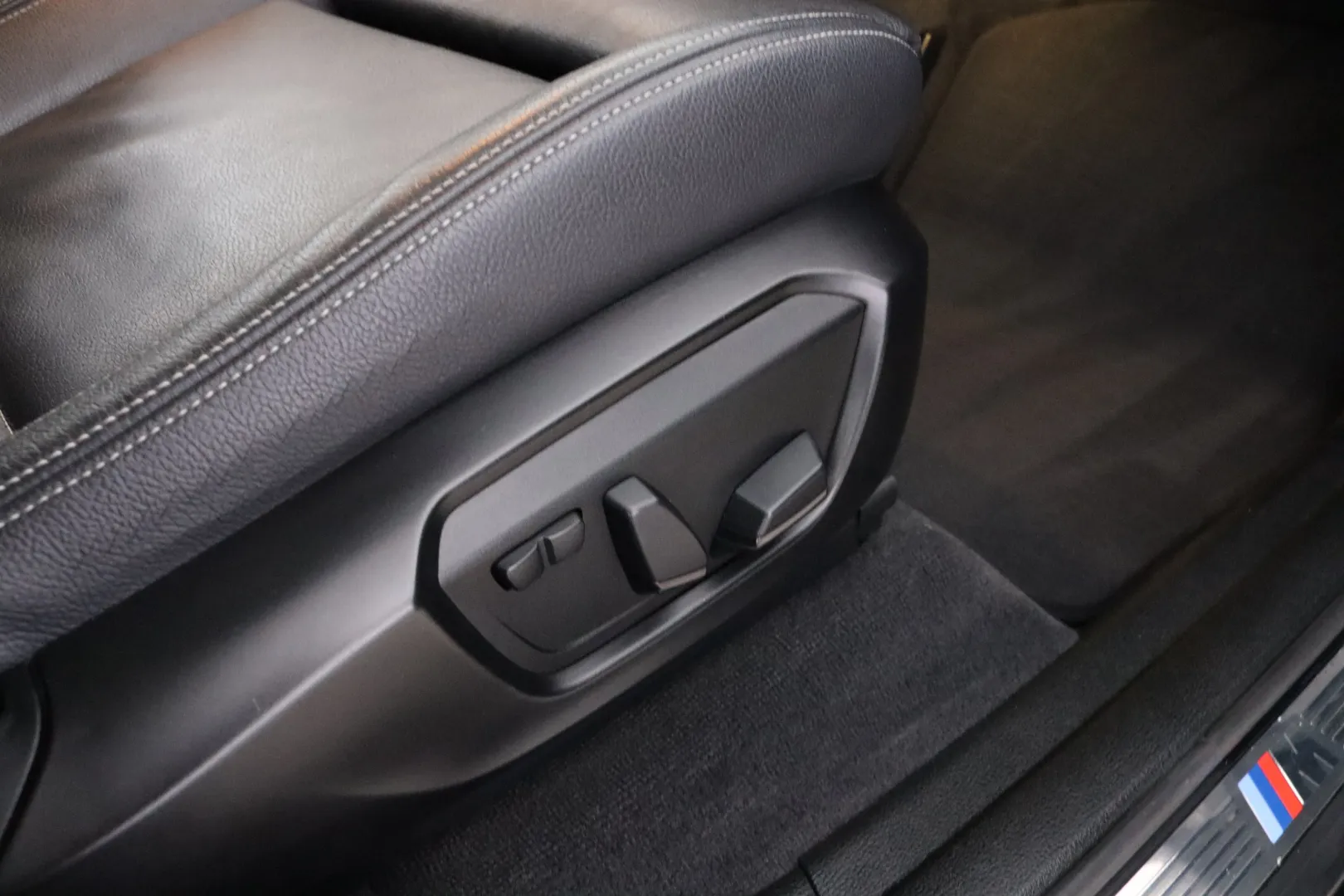 BMW X4 ESM-547 carousel image