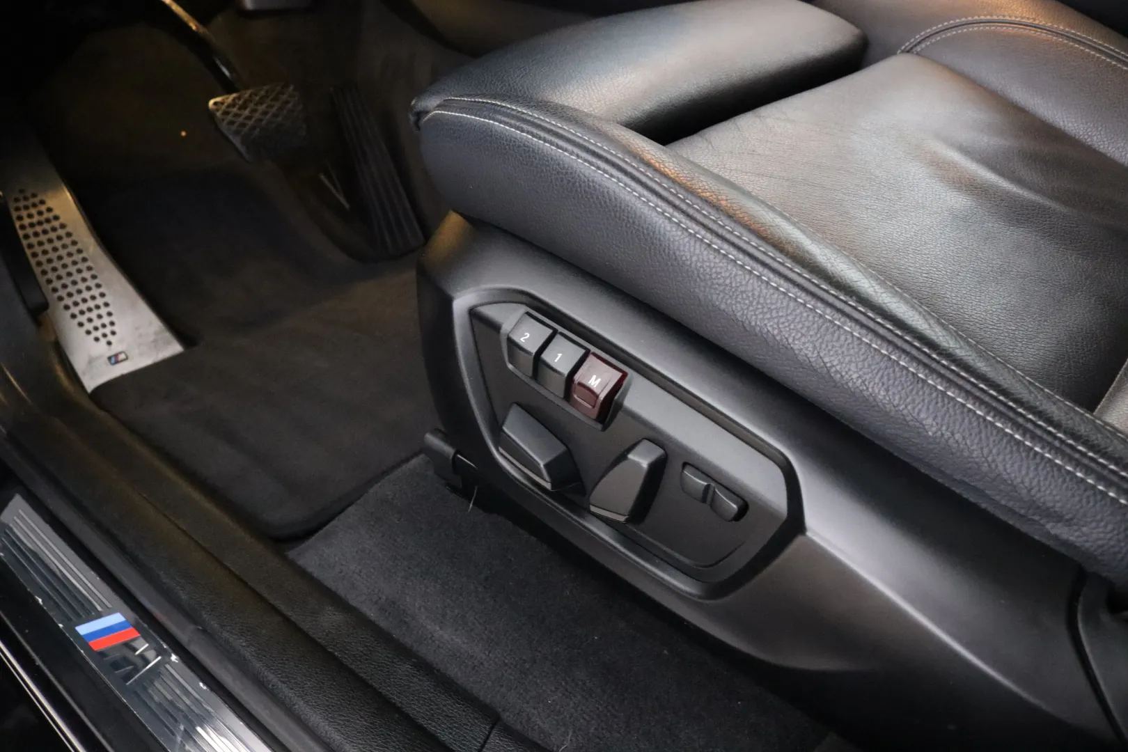 BMW X4 ESM-547 carousel image