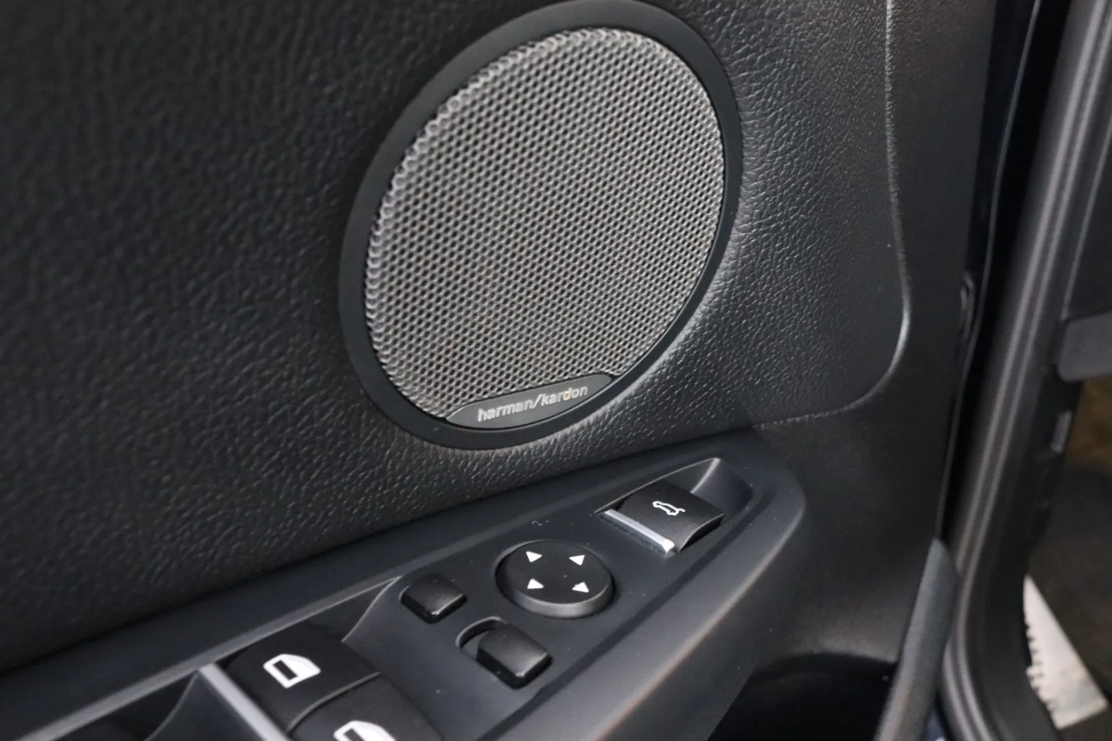 BMW X4 ESM-547 carousel image