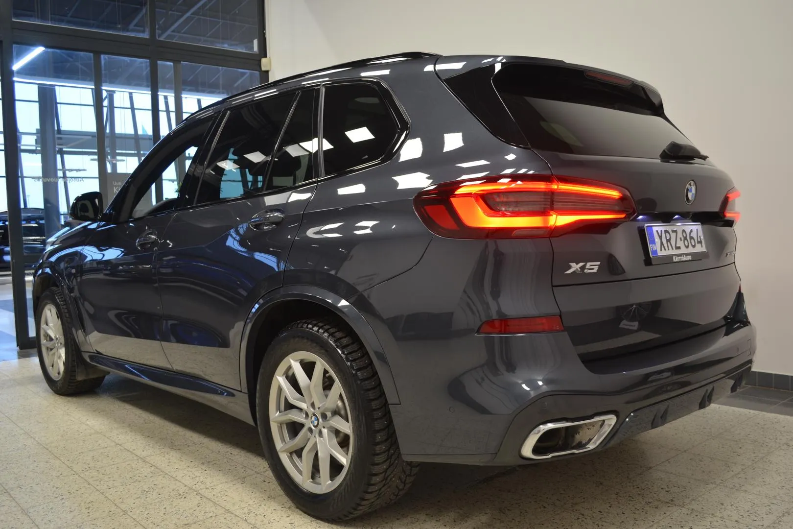 BMW X5 XRZ-864 carousel image
