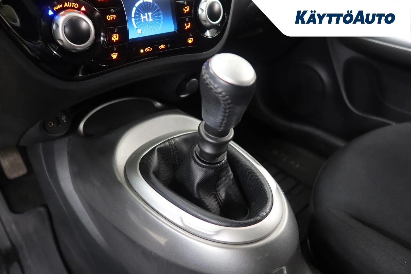 Nissan Juke CJN-833 carousel image