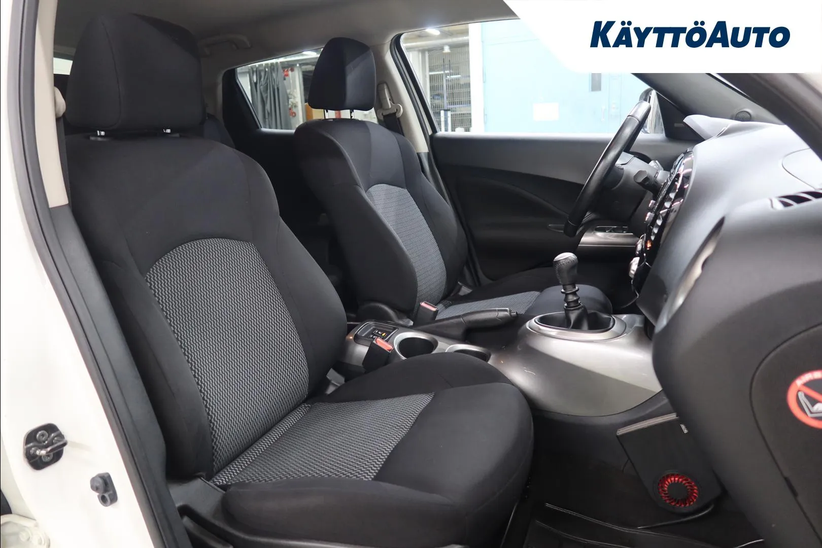 Nissan Juke CJN-833 carousel image