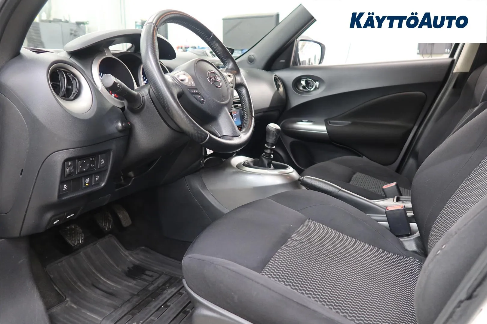 Nissan Juke CJN-833 carousel image