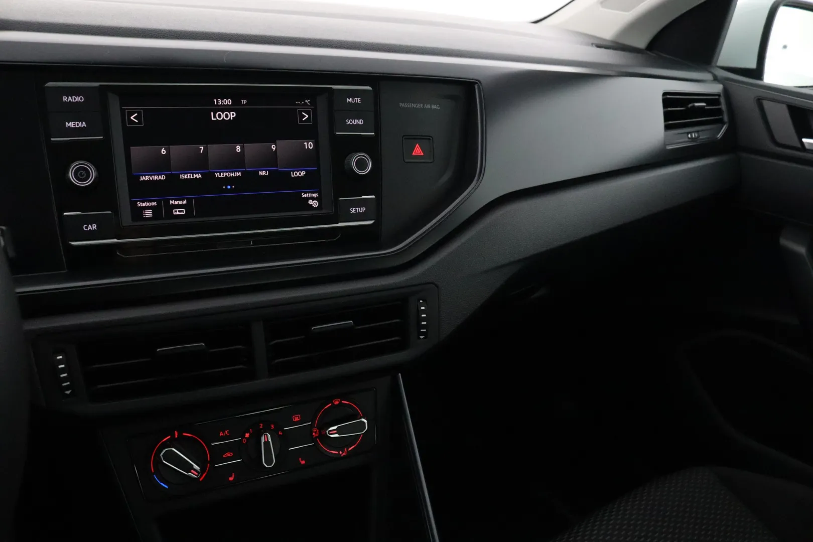 VOLKSWAGEN Polo ERJ-851 carousel image