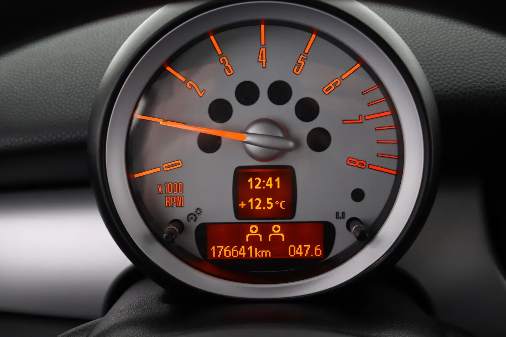 MINI One NHZ-660 carousel image