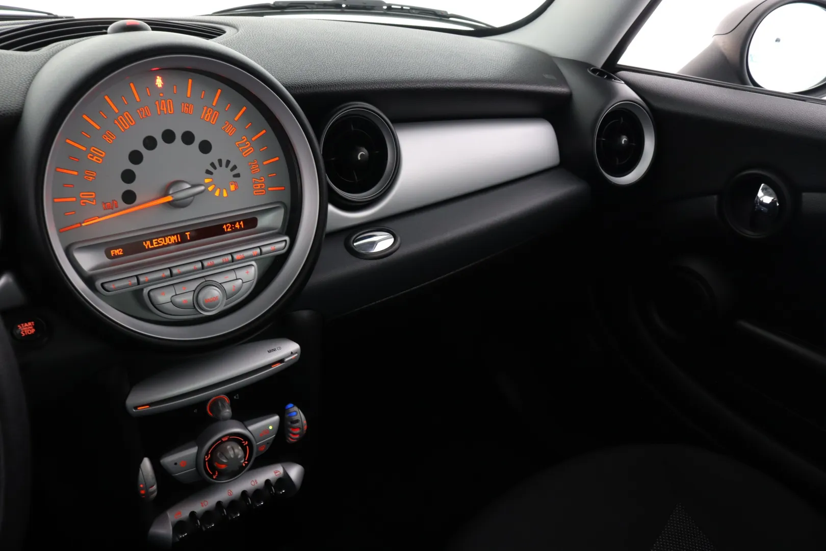 MINI One NHZ-660 carousel image