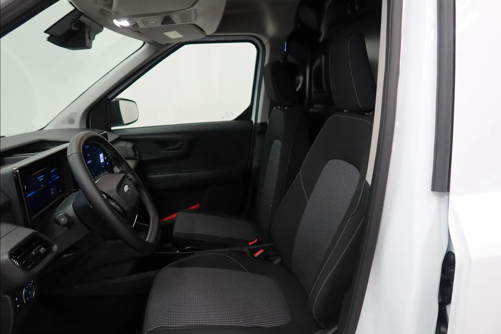 Ford Transit Courier JOB-176 carousel image