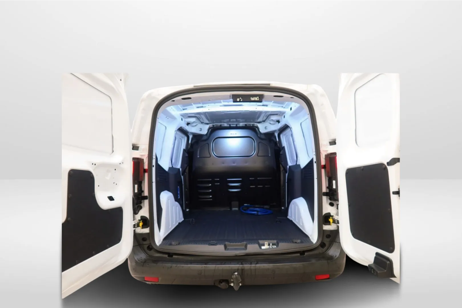 Ford Transit Courier JOB-176 carousel image