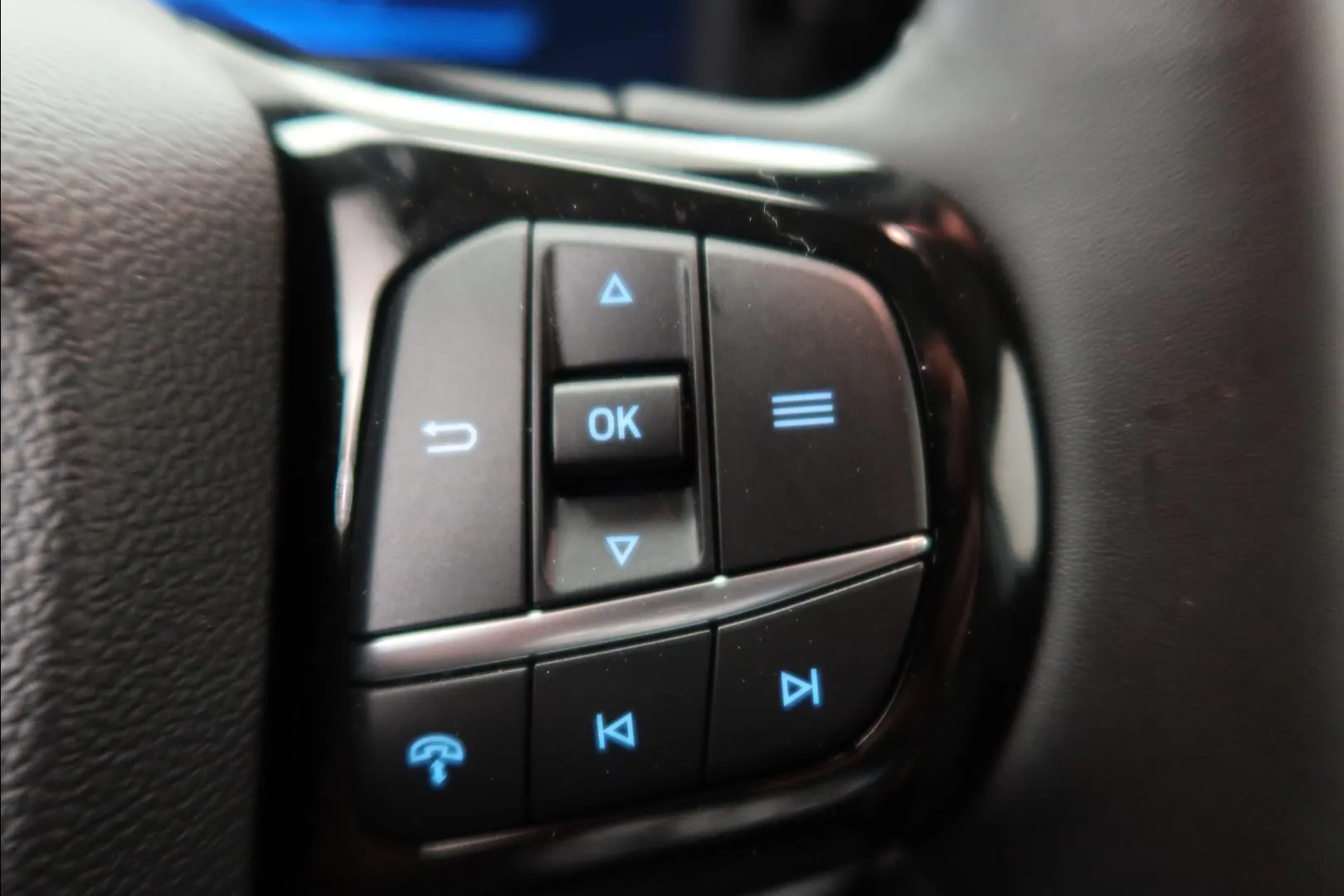 Ford Transit Courier JOB-176 carousel image