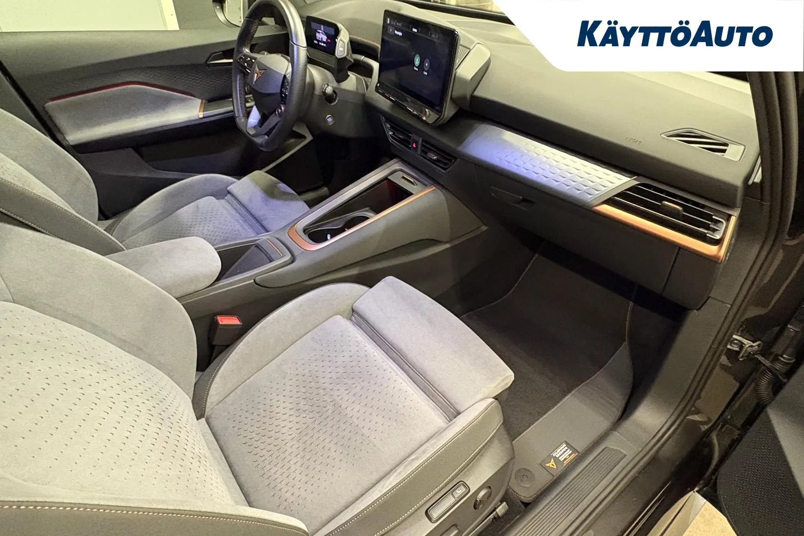 CUPRA Born GPK-508 carousel image