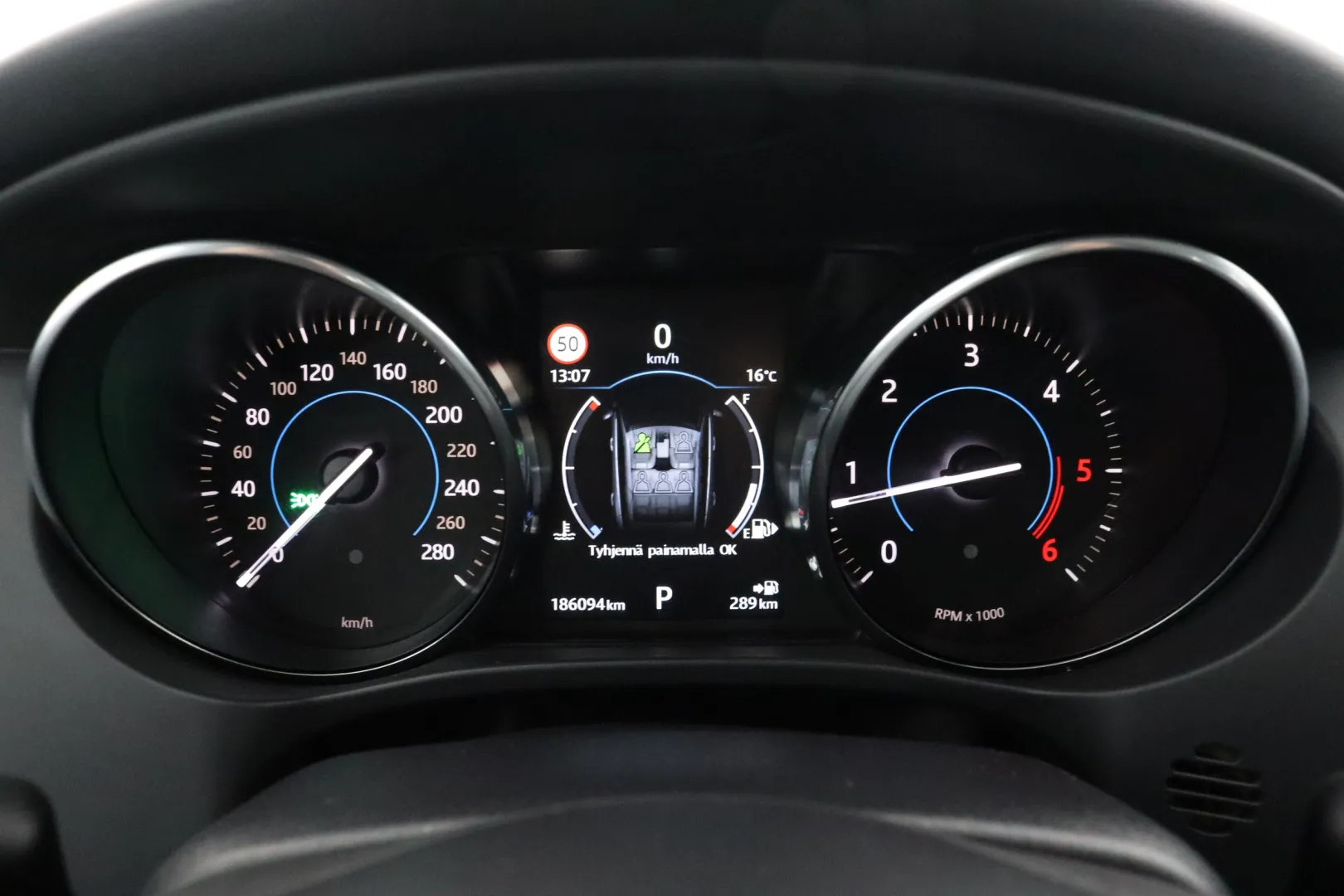 JAGUAR F-PACE OVN-292 carousel image