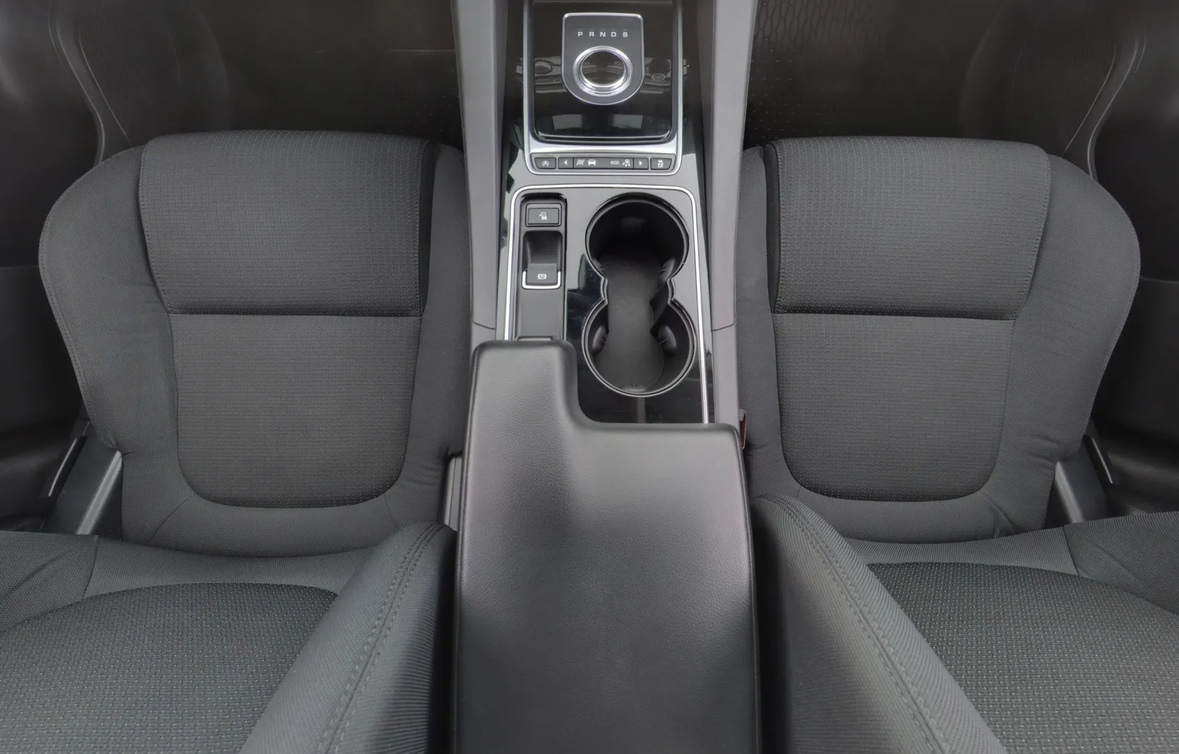 JAGUAR F-PACE OVN-292 carousel image