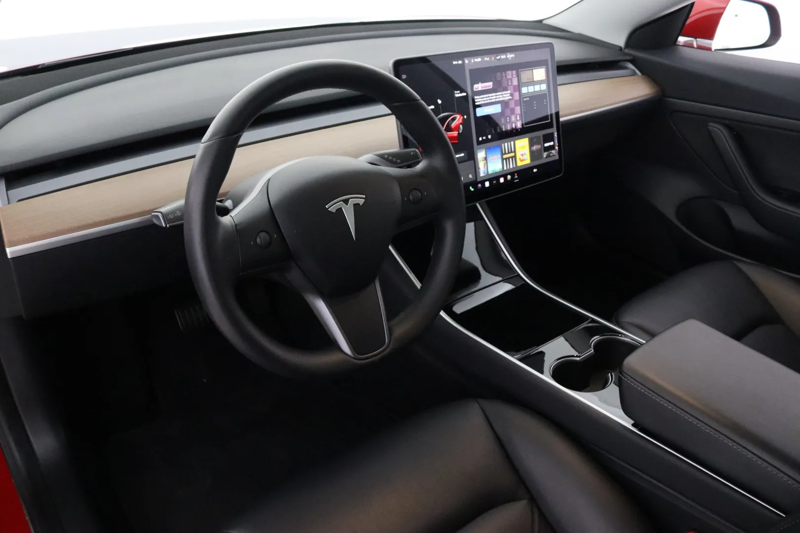 TESLA Model 3 YXF-640 carousel image