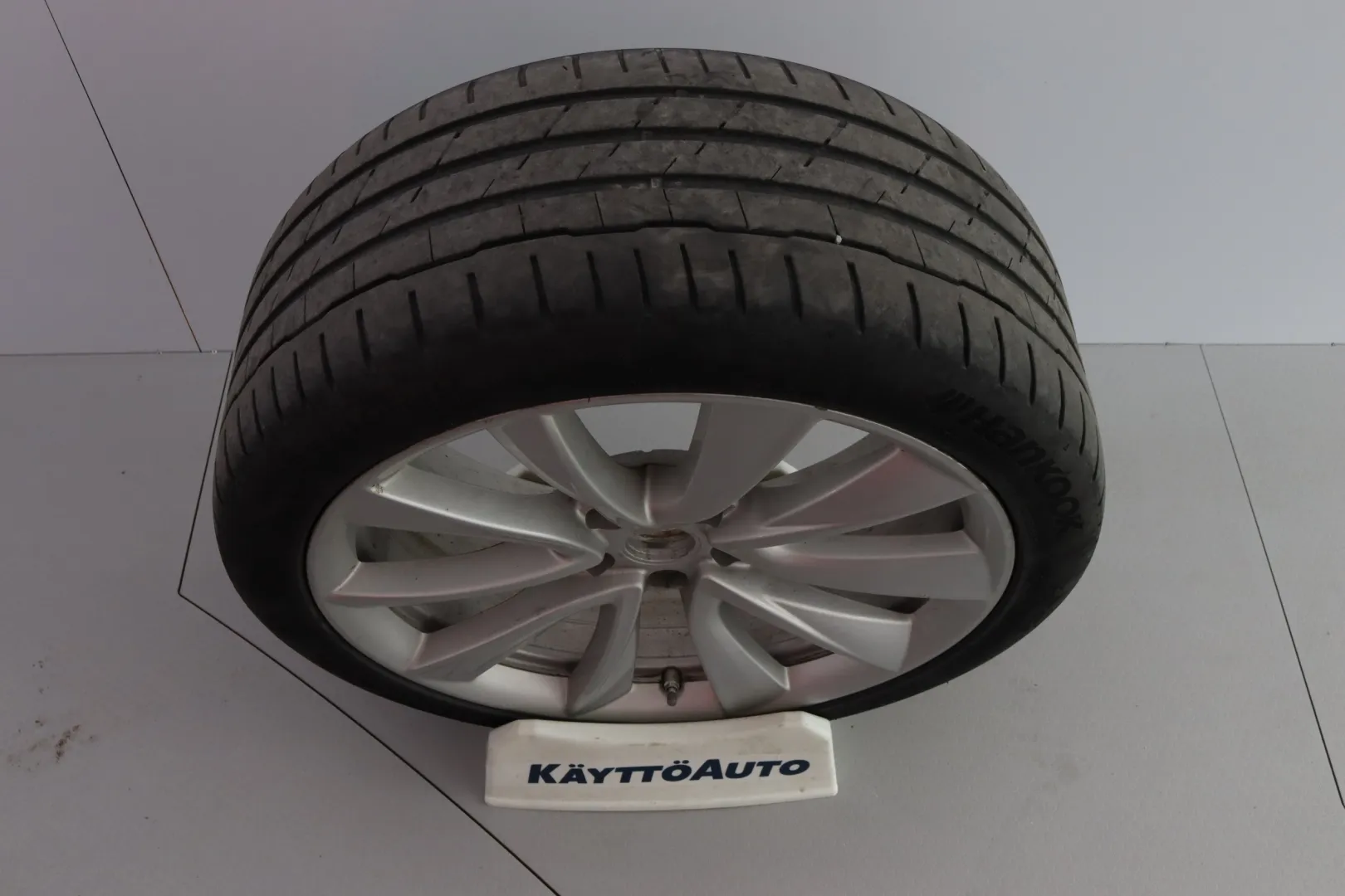 TESLA Model 3 YXF-640 carousel image