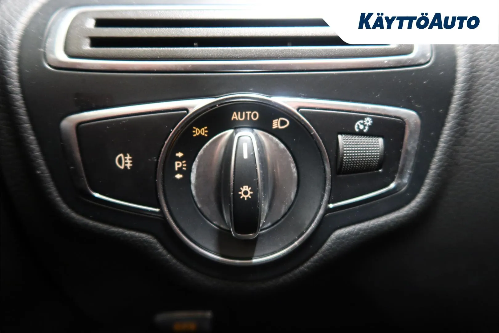 MERCEDES-BENZ C IVZ-410 carousel image