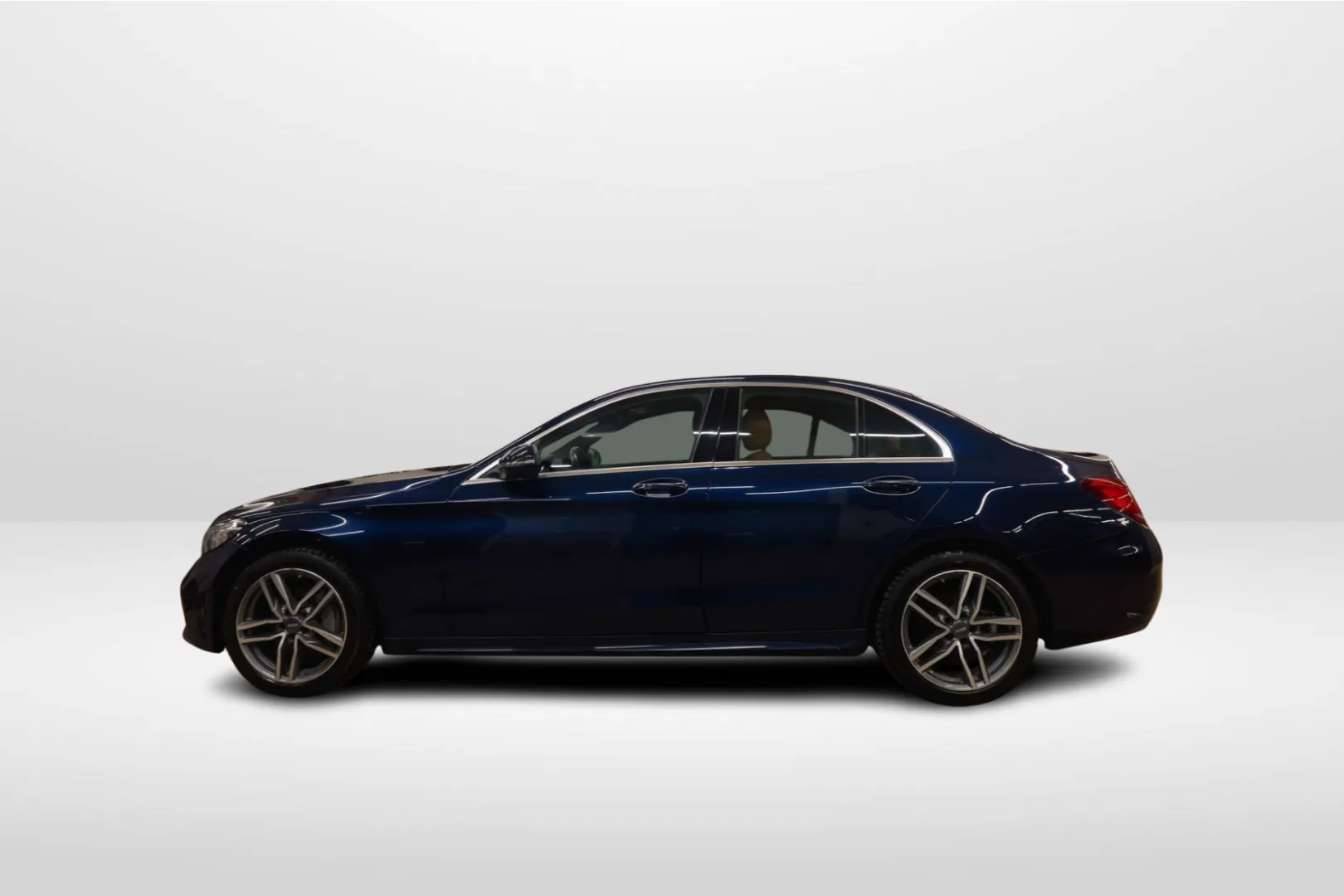 MERCEDES-BENZ C IVZ-410 carousel image