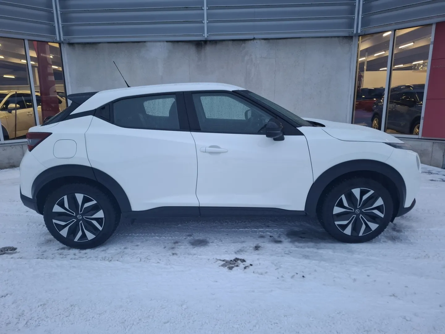NISSAN Juke XRE-140 carousel image