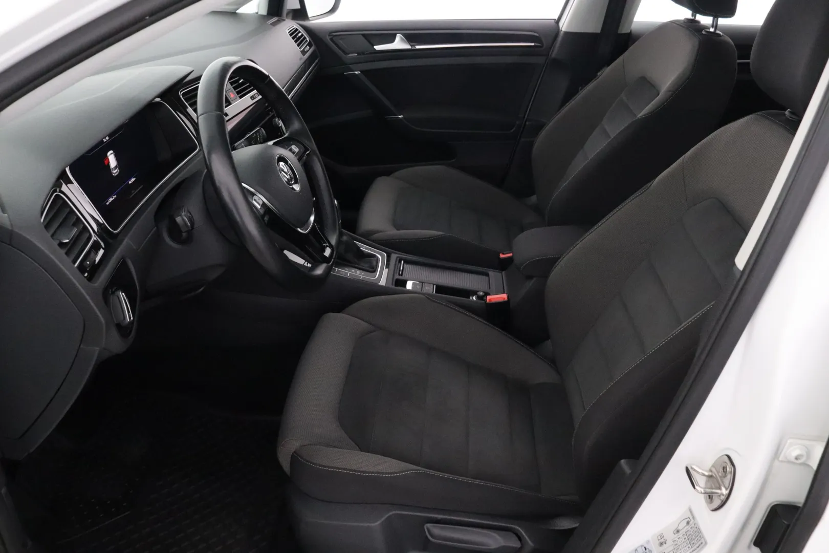 VOLKSWAGEN Golf FNZ-968 carousel image