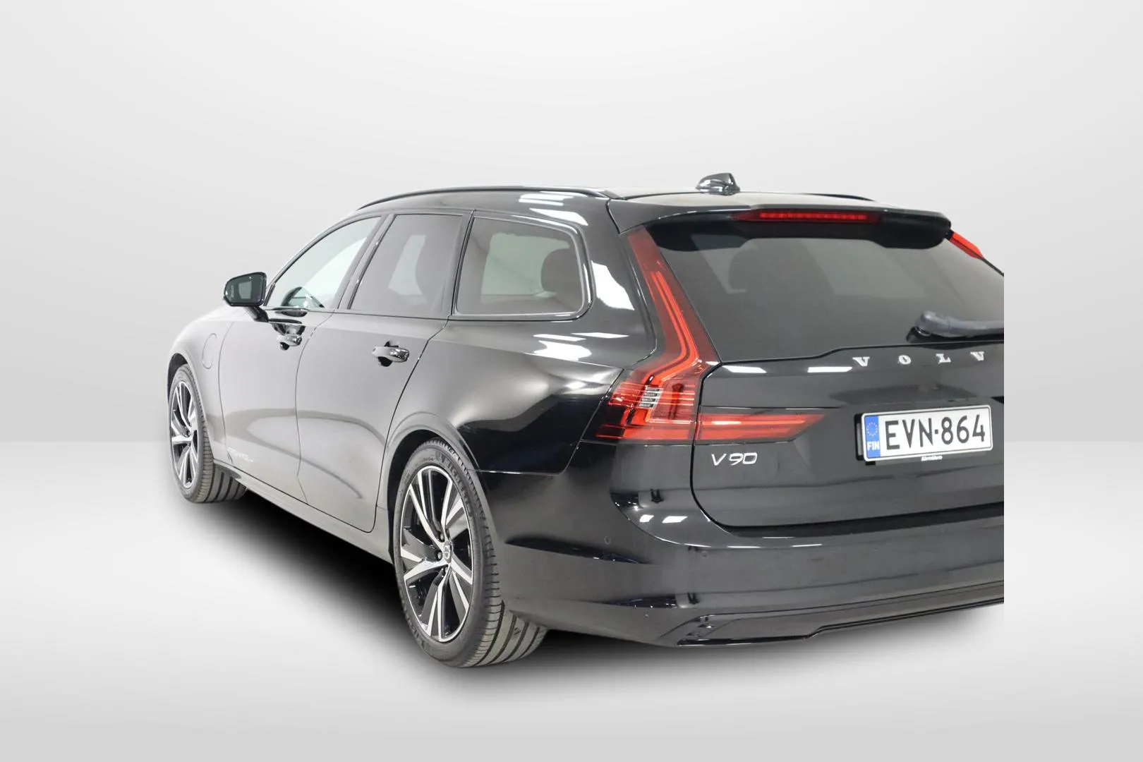 VOLVO V90 EVN-864 carousel image
