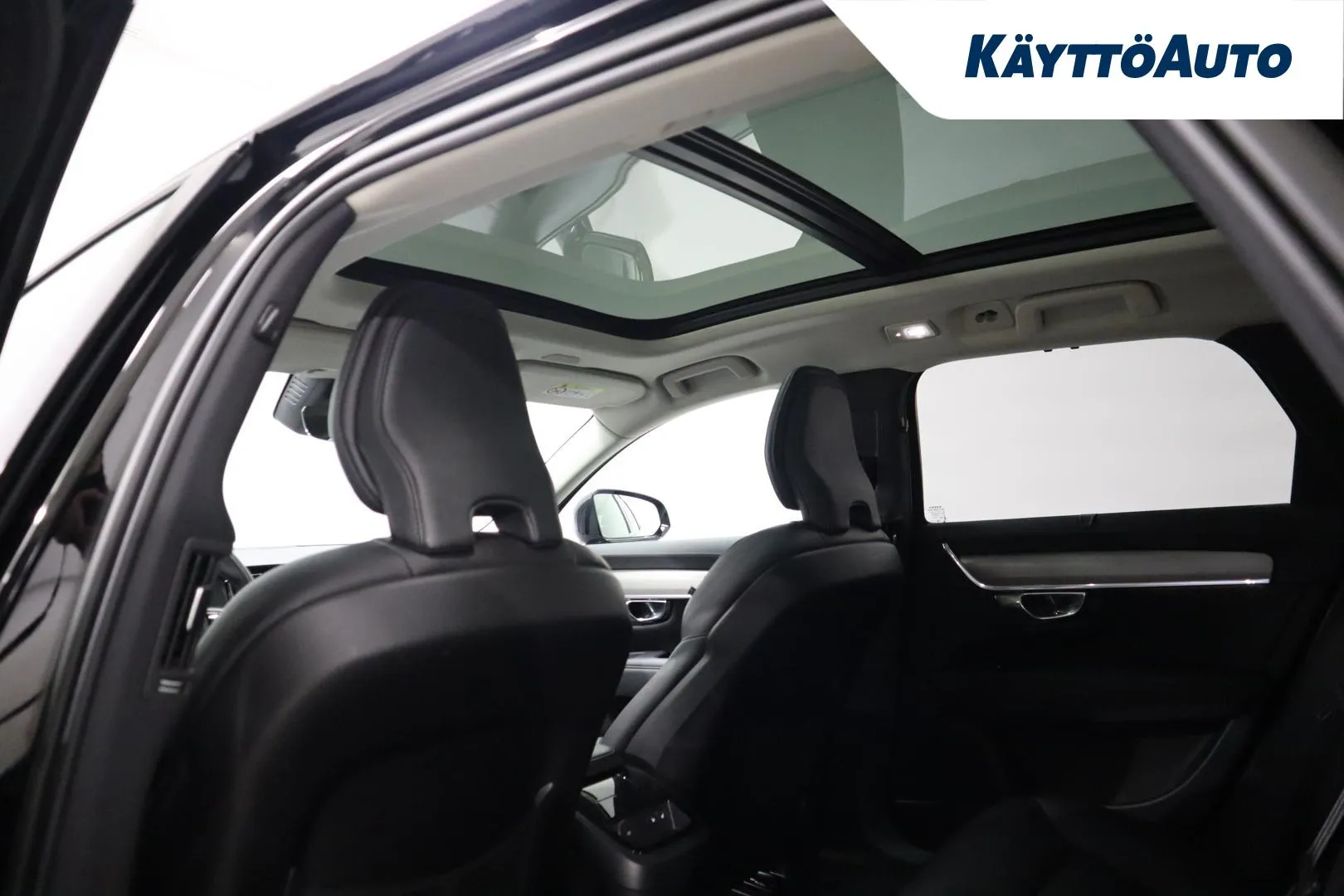 VOLVO V90 EVN-864 carousel image