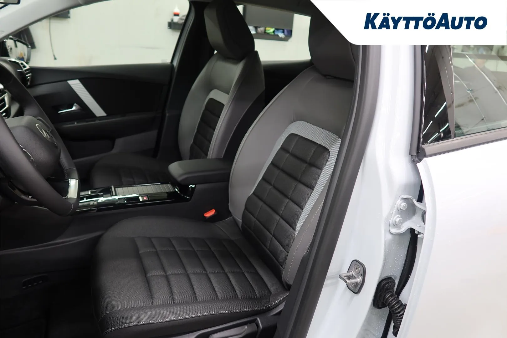 Citroen C4 ISR-224 carousel image