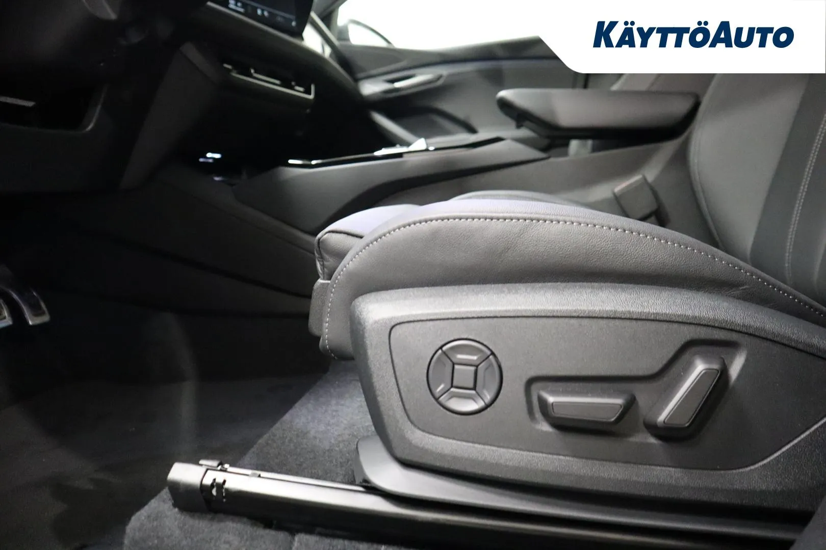 Audi Q6 e-tron IST-453 carousel image