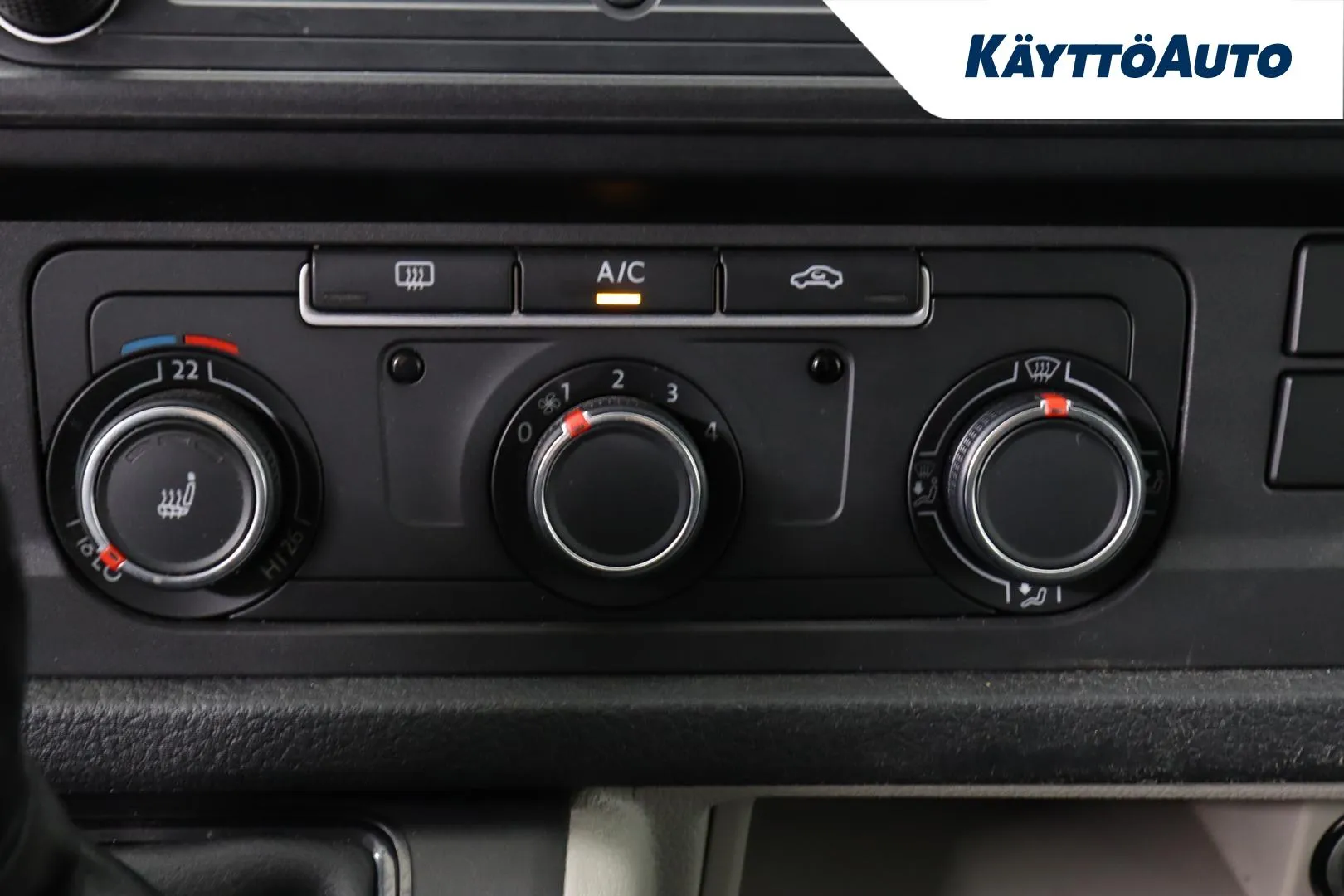 VOLKSWAGEN Transporter OVV-868 carousel image