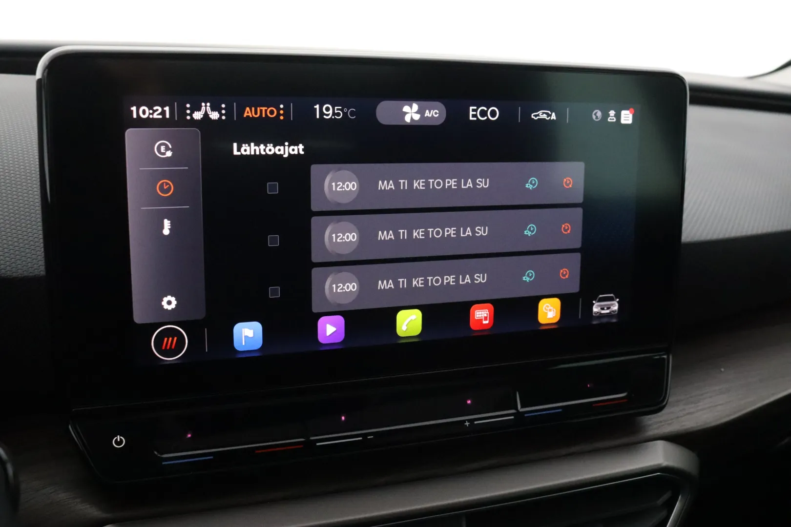 SEAT Leon Sportstourer RUL-105 carousel image