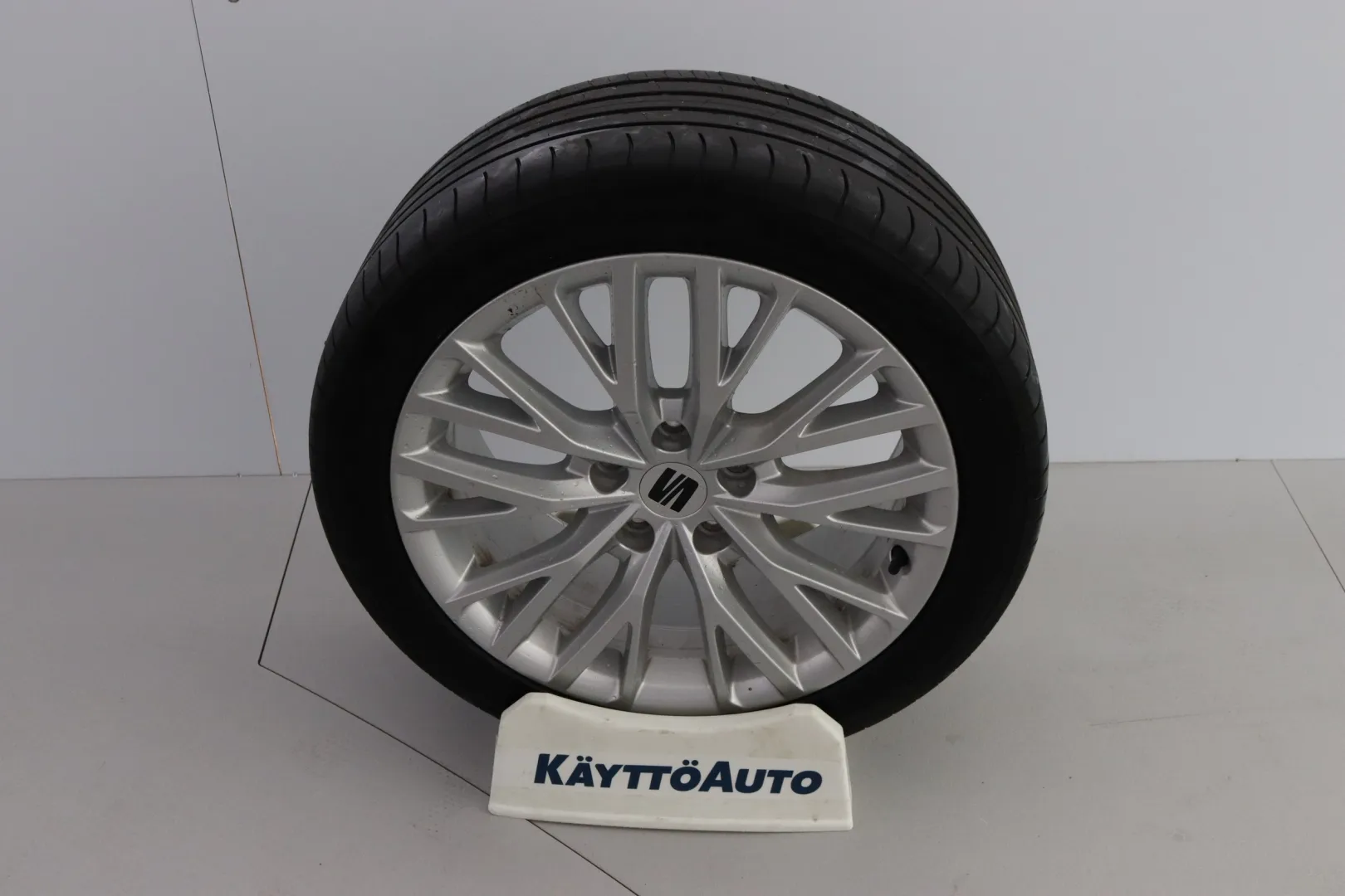 SEAT Leon Sportstourer RUL-105 carousel image