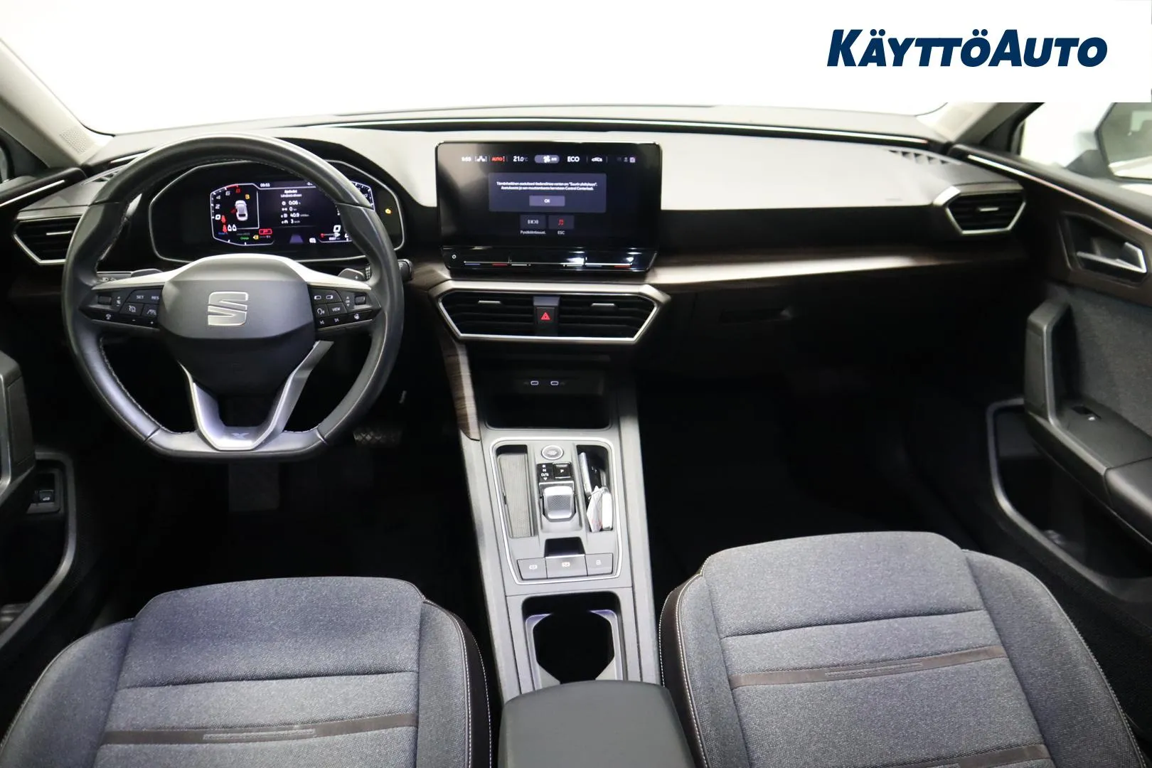 SEAT Leon Sportstourer RUL-105 carousel image