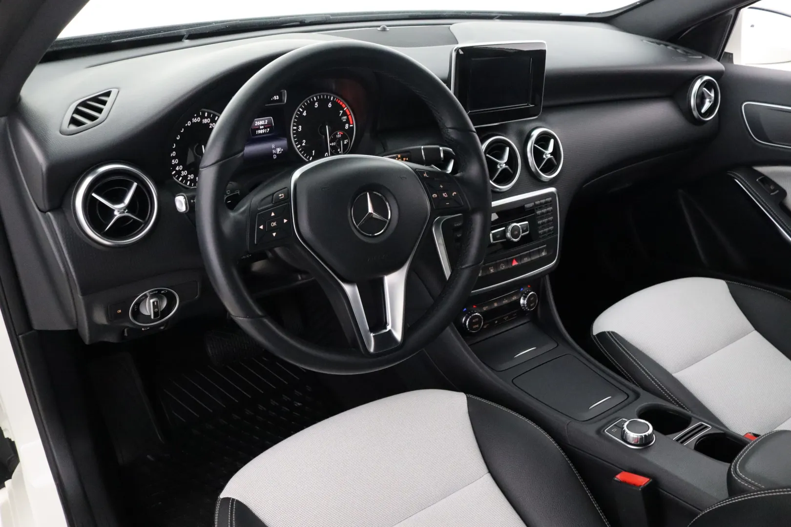 MERCEDES-BENZ A ILN-577 carousel image