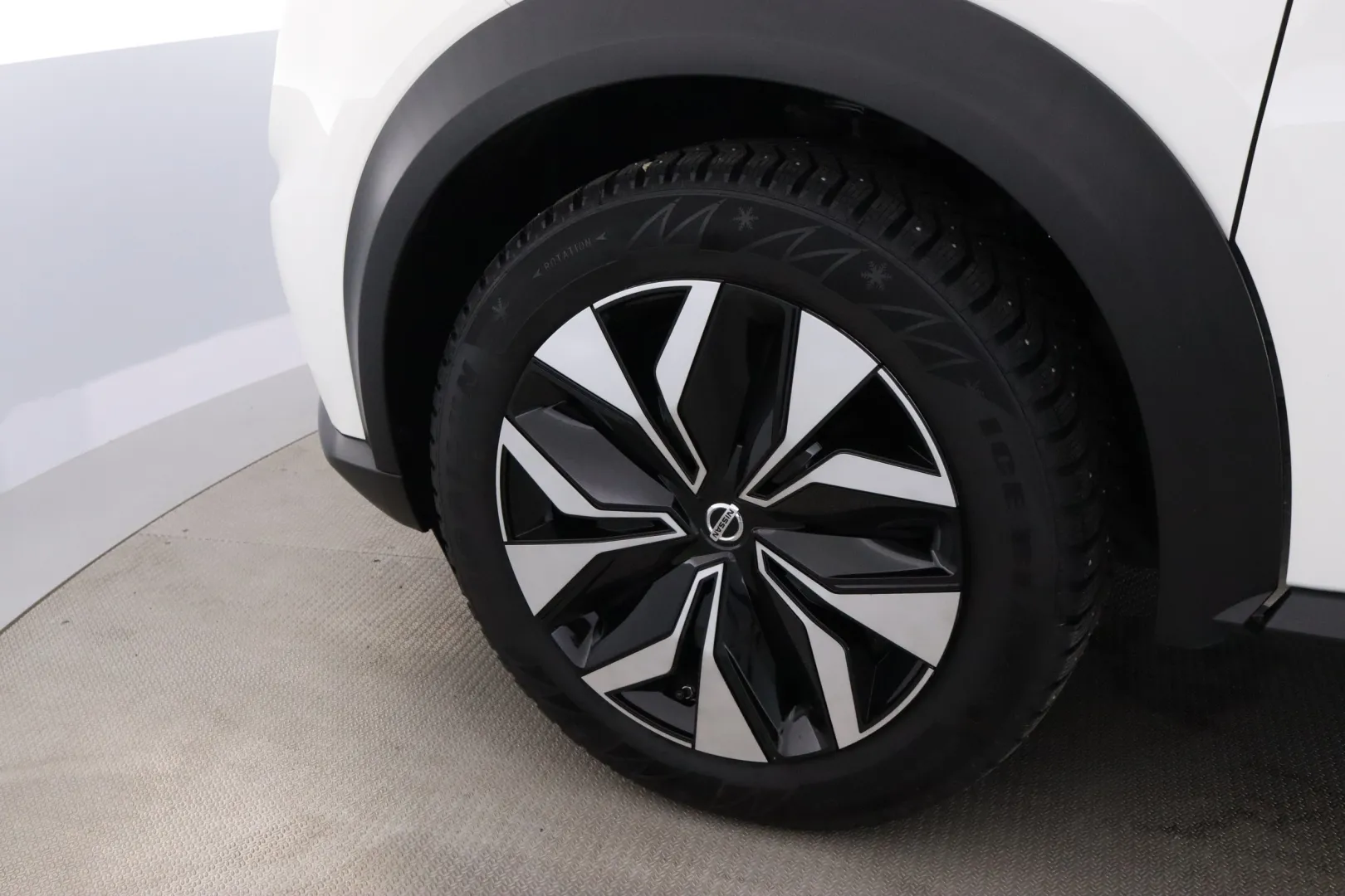 NISSAN Juke XRE-136 carousel image