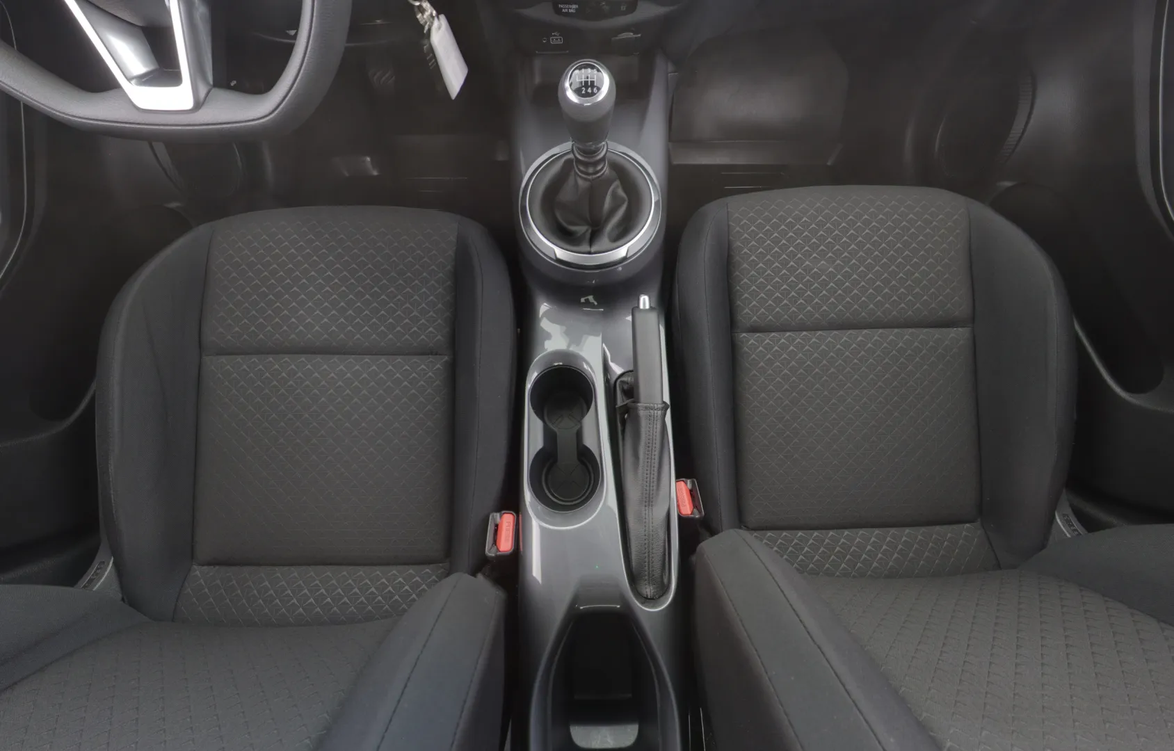 NISSAN Juke XRE-136 carousel image