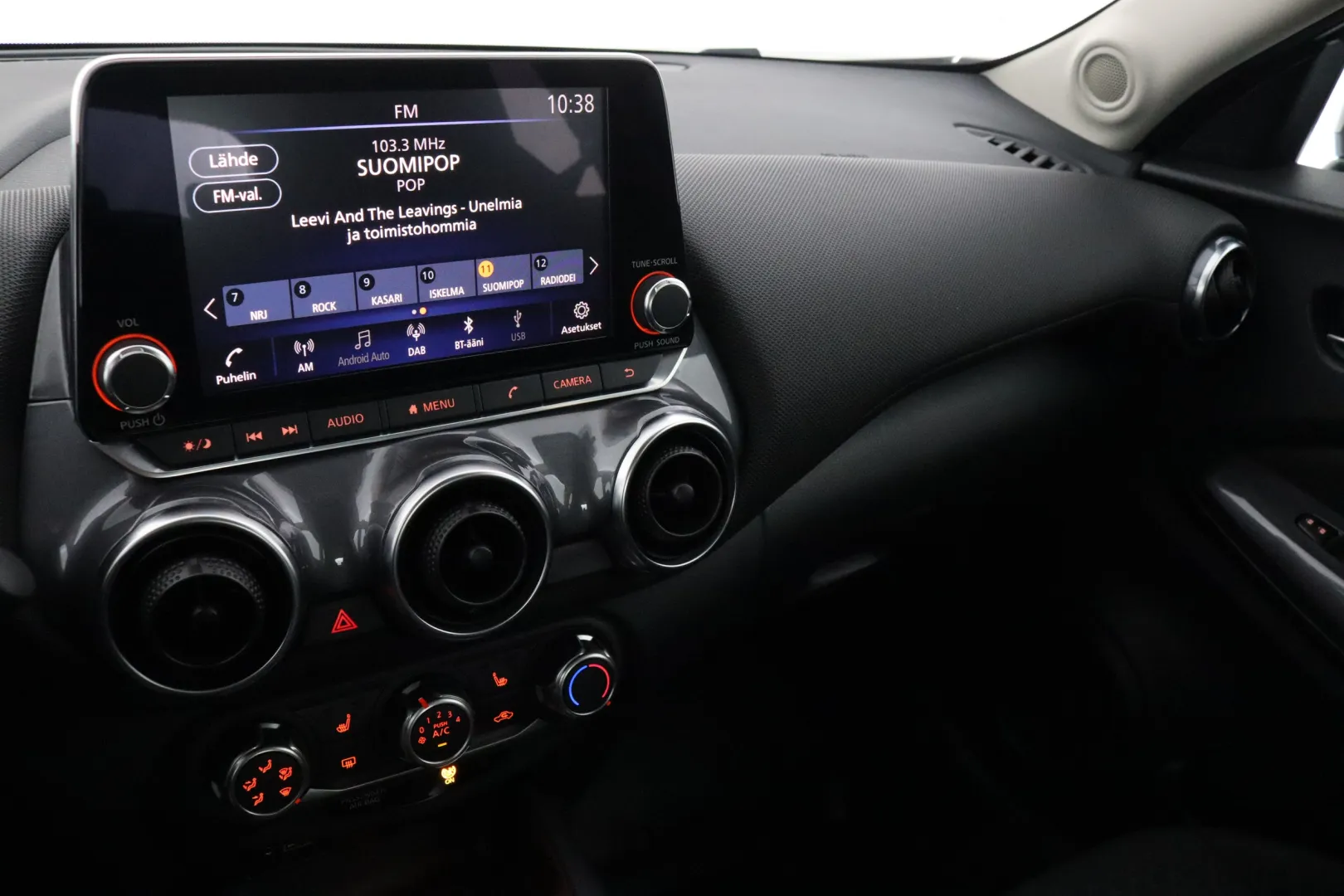 NISSAN Juke XRE-136 carousel image