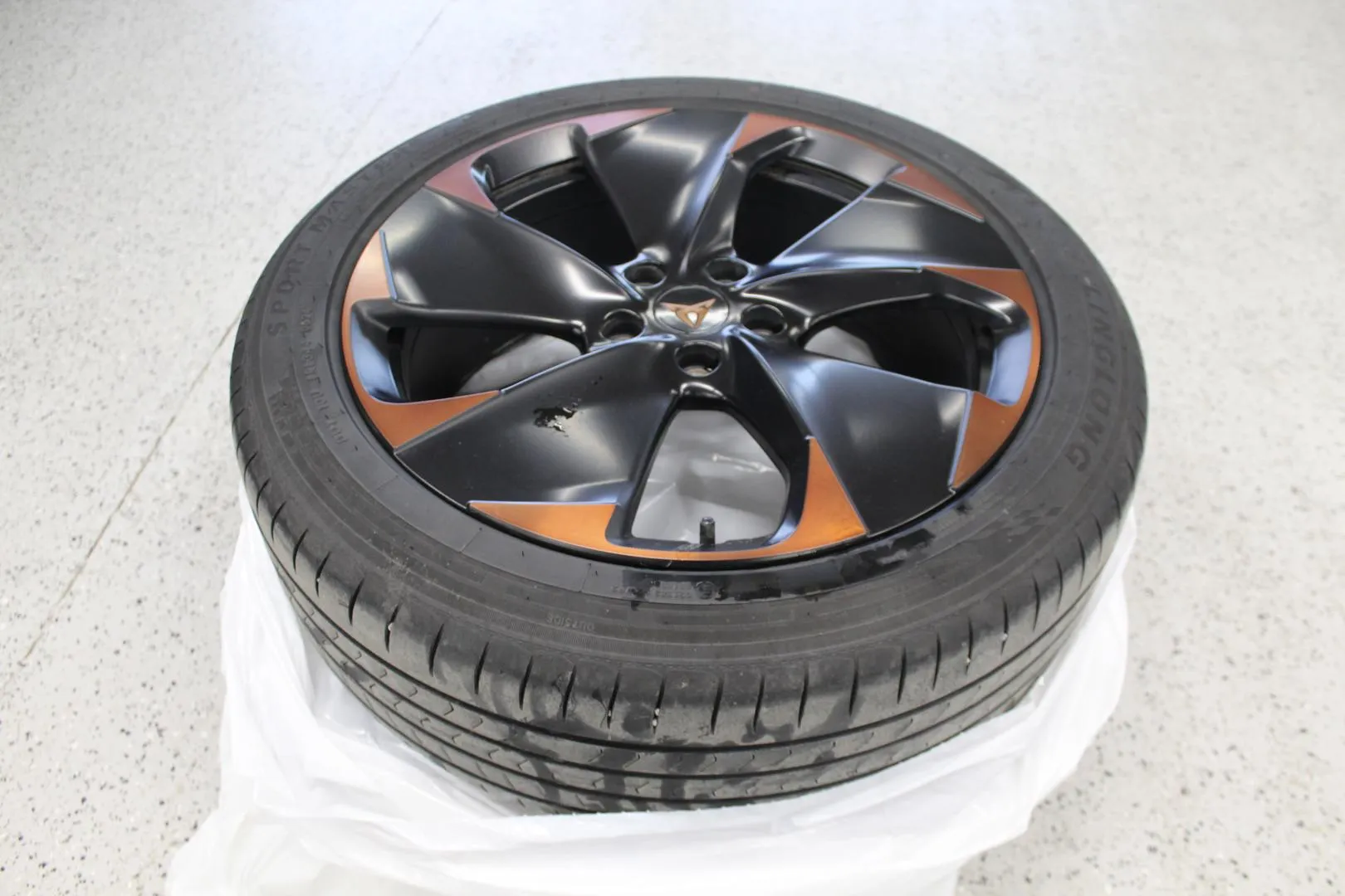 CUPRA Born ZOK-768 carousel image