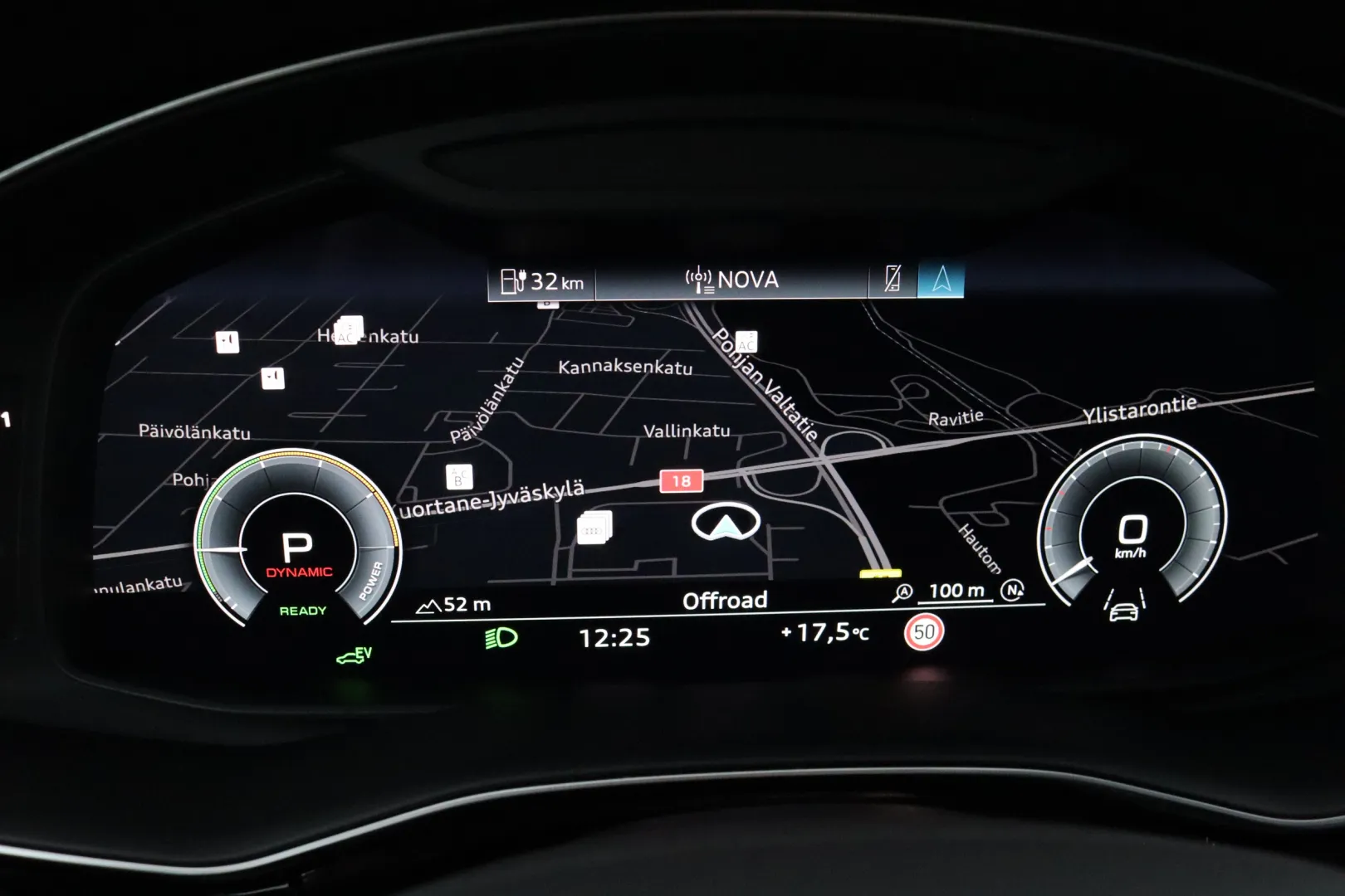 AUDI Q8 RVE-894 carousel image