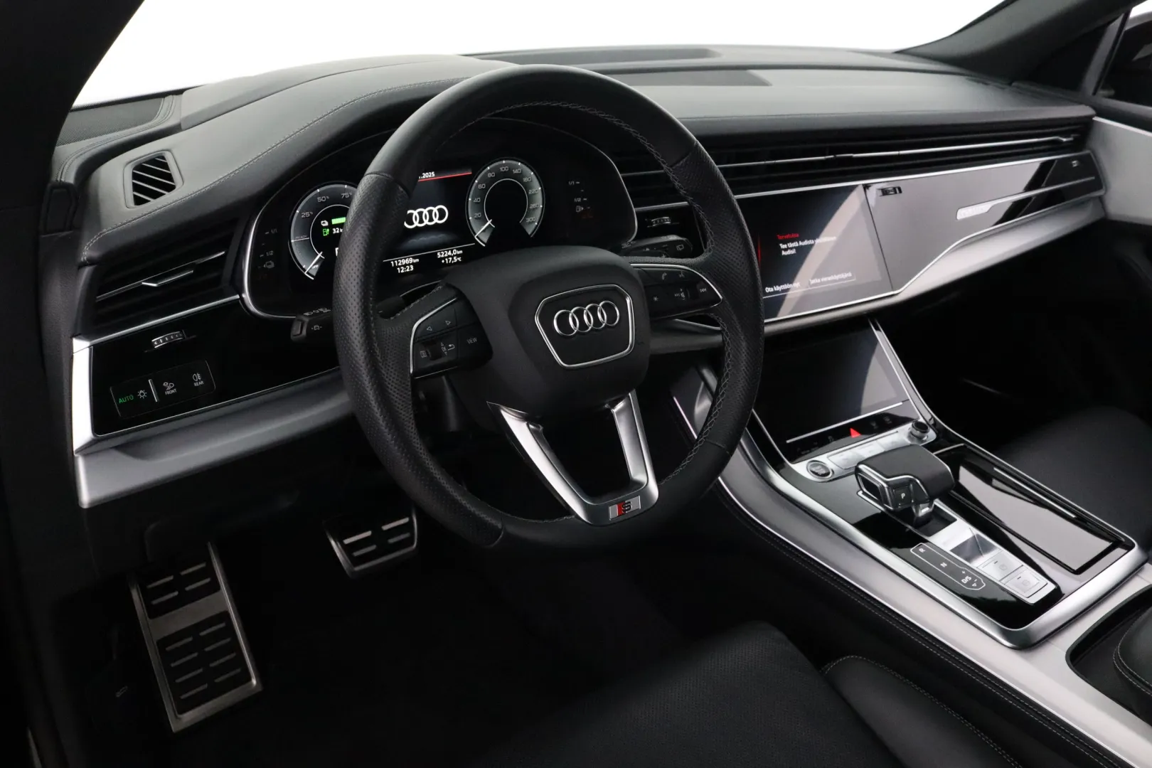 AUDI Q8 RVE-894 carousel image